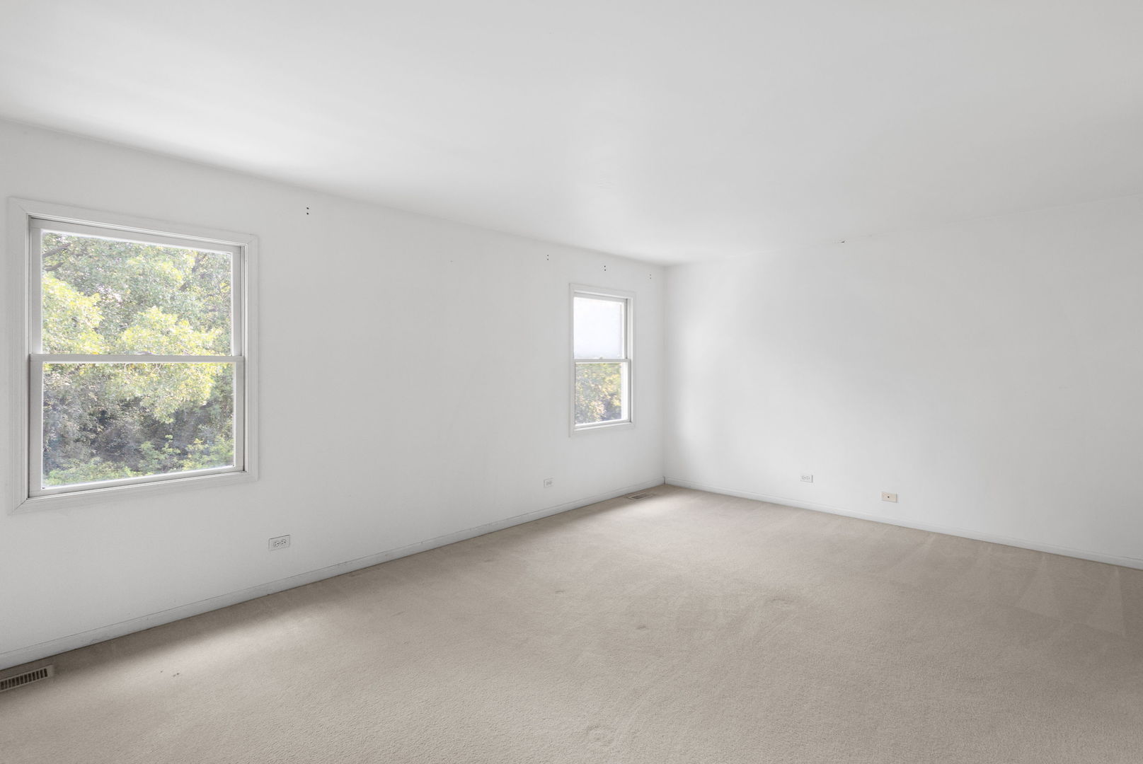 West Chicago, Illinois, 60185, United States, 4 Bedrooms Bedrooms, ,3 BathroomsBathrooms,Residential,For Sale,1918236