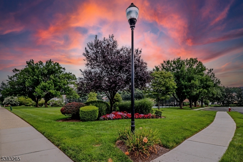 Sayreville Boro, New Jersey, 08859, United States, 2 Bedrooms Bedrooms, ,3 BathroomsBathrooms,Residential,For Sale,1962981