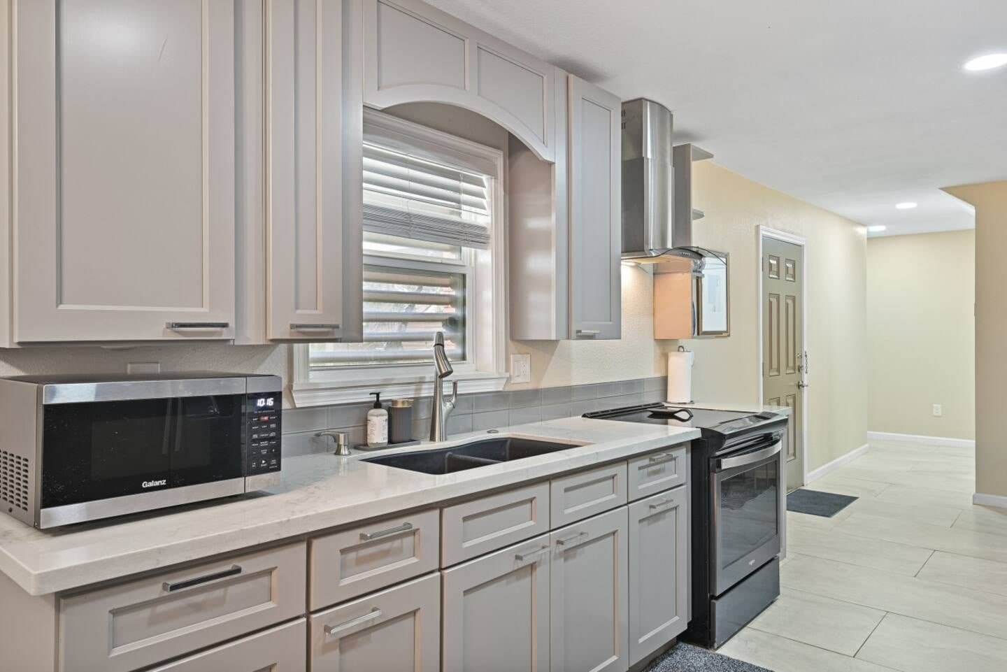 Galveston, Texas, 77551, United States, 4 Bedrooms Bedrooms, ,3 BathroomsBathrooms,Residential,For Sale,1923431