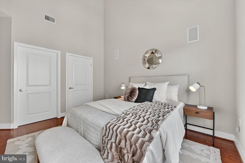 Arlington, Virginia, 22201, United States, 2 Bedrooms Bedrooms, ,2 BathroomsBathrooms,Residential,For Sale,1927773