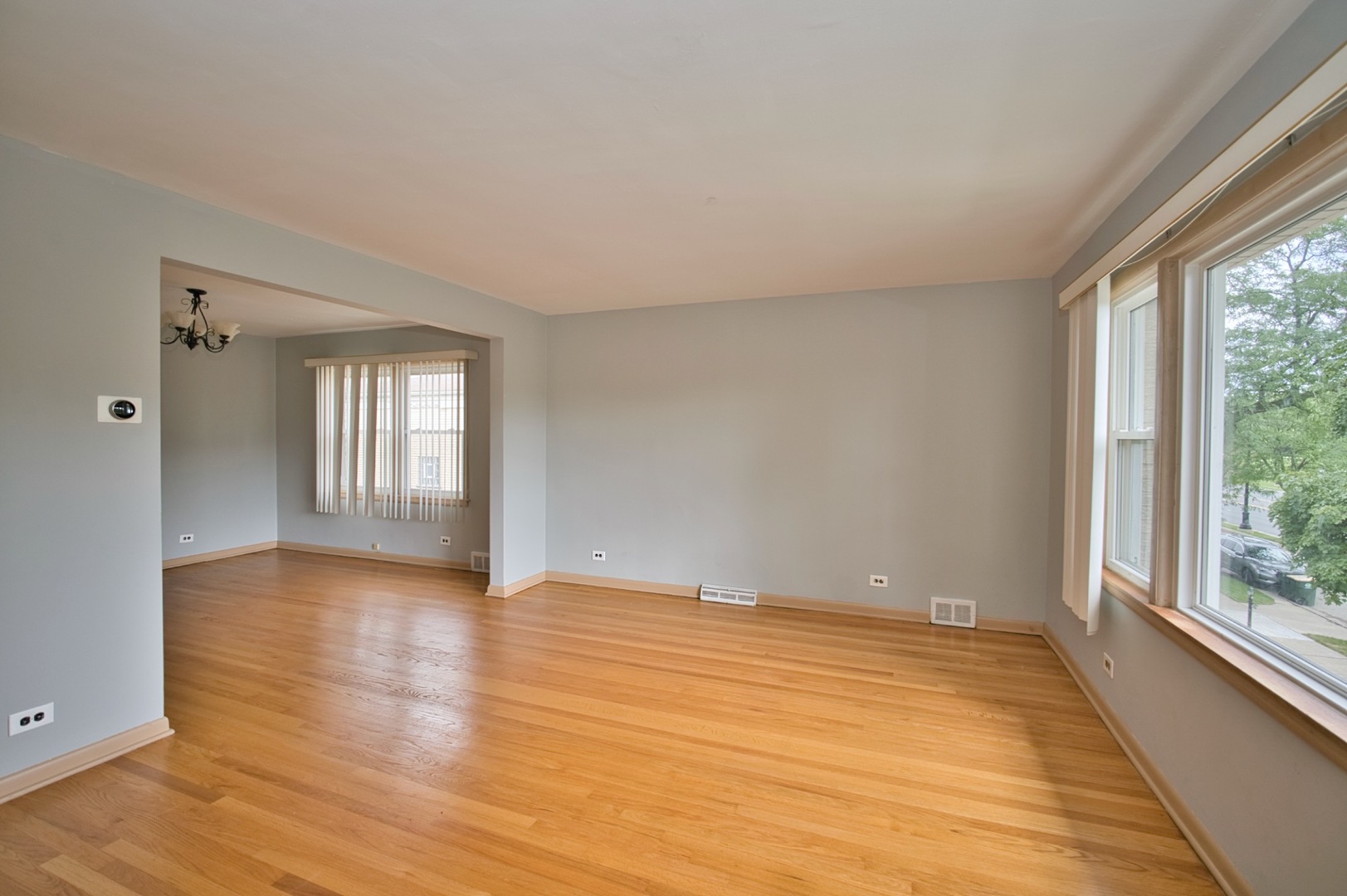 Lincolnwood, Illinois, 60712, United States, 8 Bedrooms Bedrooms, ,Residential,For Sale,1984264