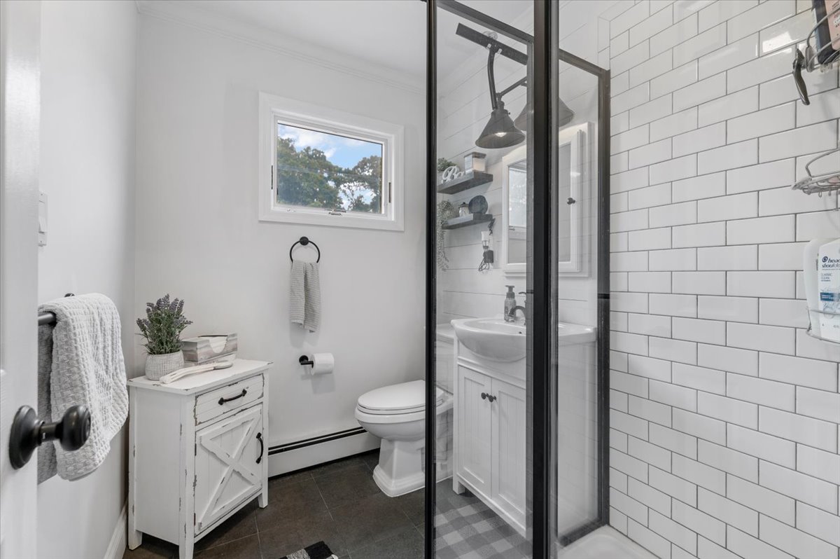 Sayville, New York, 11782, United States, 4 Bedrooms Bedrooms, ,3 BathroomsBathrooms,Residential,For Sale,1982763