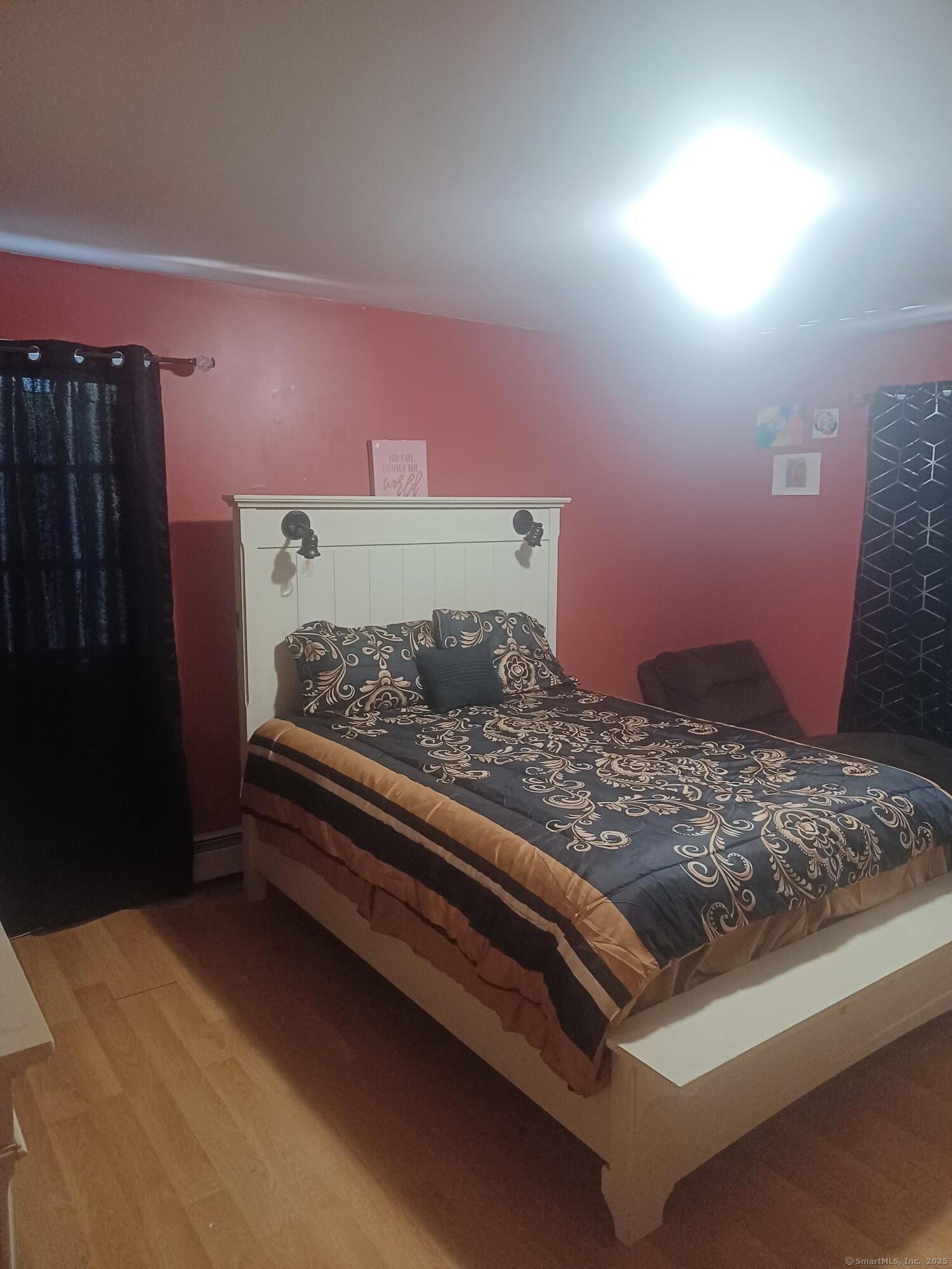 Stratford, Connecticut, 06614, United States, 3 Bedrooms Bedrooms, ,2 BathroomsBathrooms,Residential,For Sale,1926191