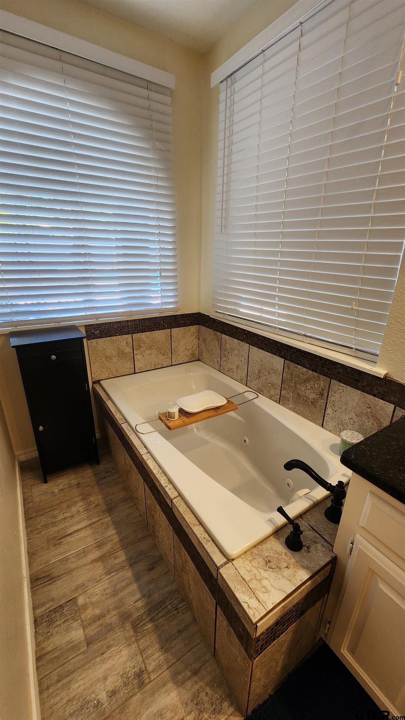 Pittsburg, Texas, 75686, United States, 4 Bedrooms Bedrooms, ,4 BathroomsBathrooms,Residential,For Sale,1880641