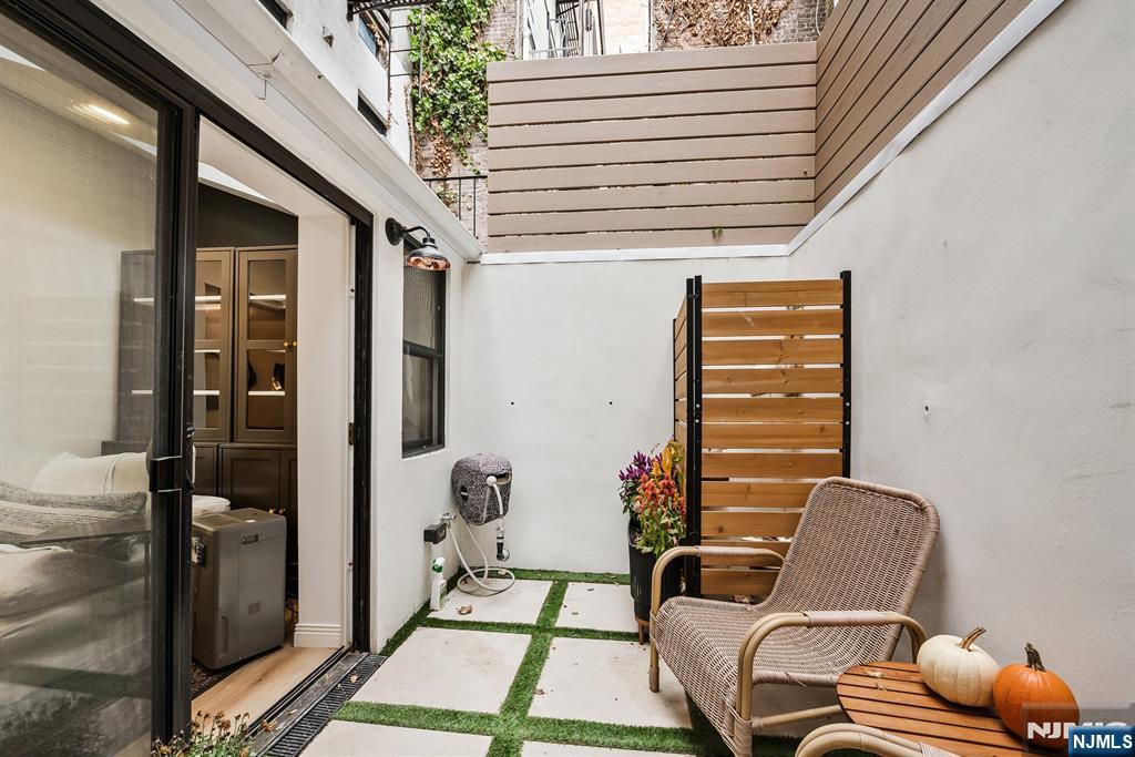 Hoboken, New Jersey, 07030, United States, 1 Bedroom Bedrooms, ,2 BathroomsBathrooms,Residential,For Sale,1987541