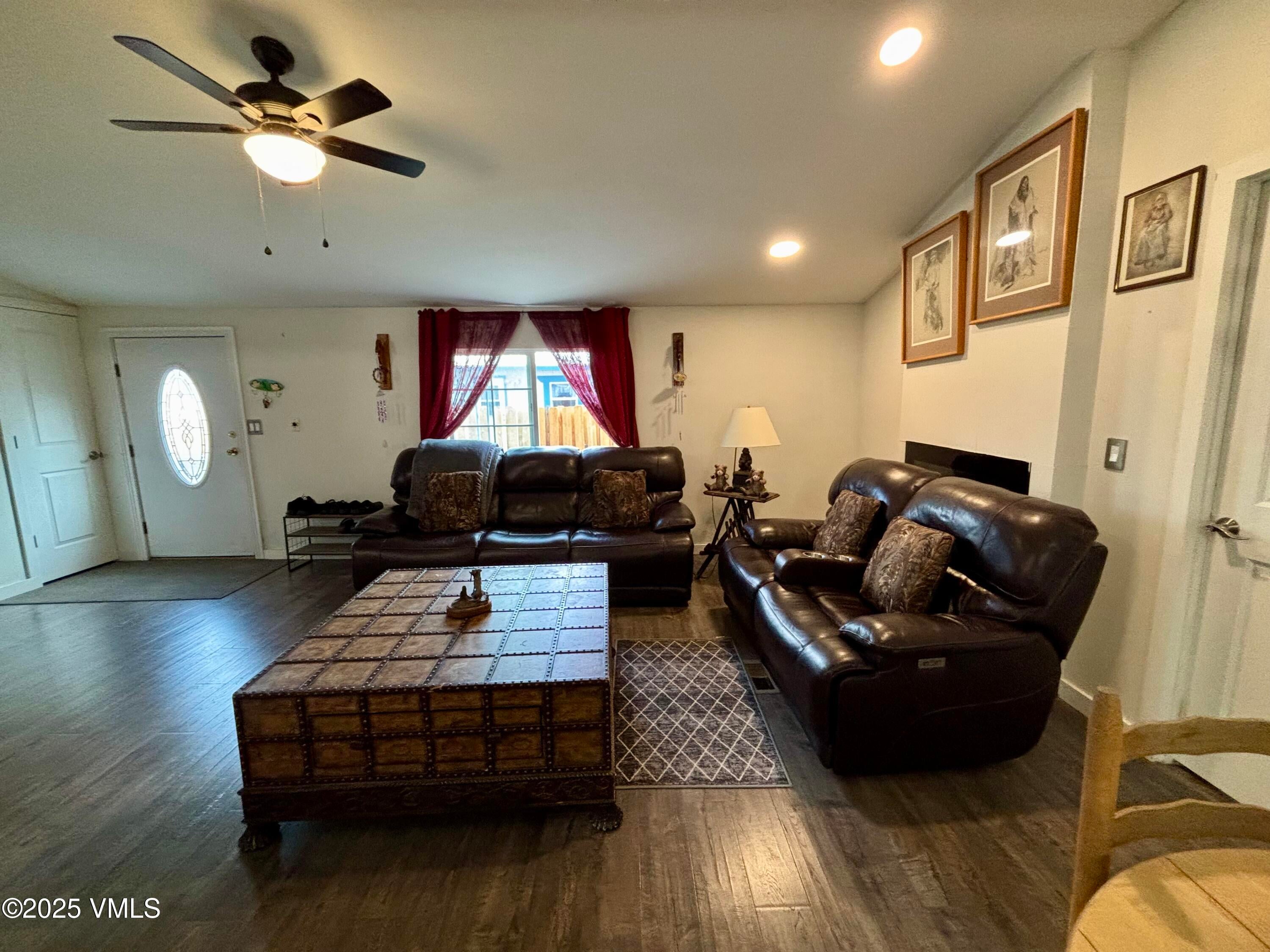 Gypsum, Colorado, 81637, United States, 3 Bedrooms Bedrooms, ,2 BathroomsBathrooms,Residential,For Sale,1986090