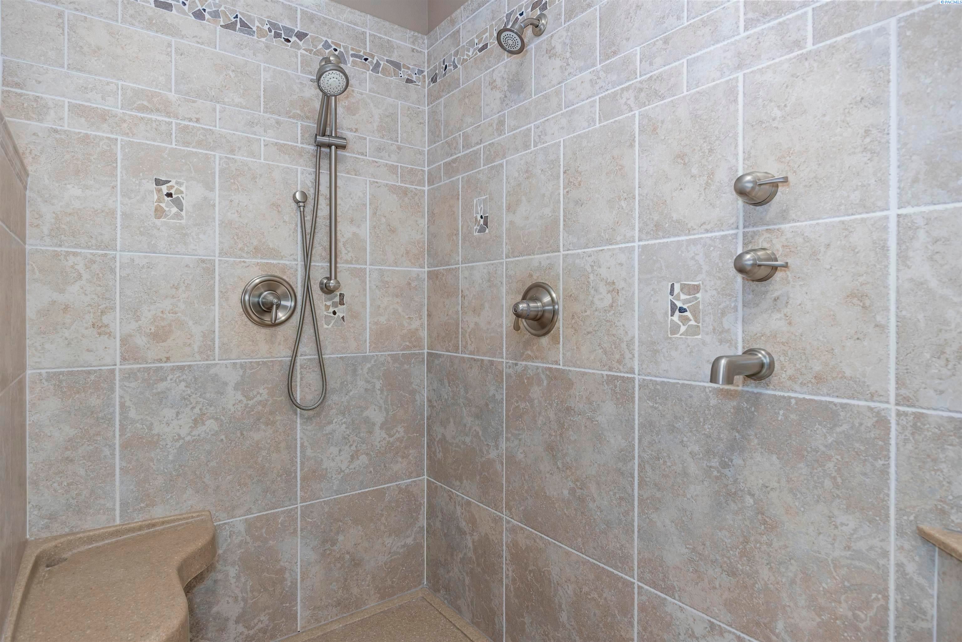 Pasco, Washington, 99301, United States, 3 Bedrooms Bedrooms, ,3 BathroomsBathrooms,Residential,For Sale,1979985