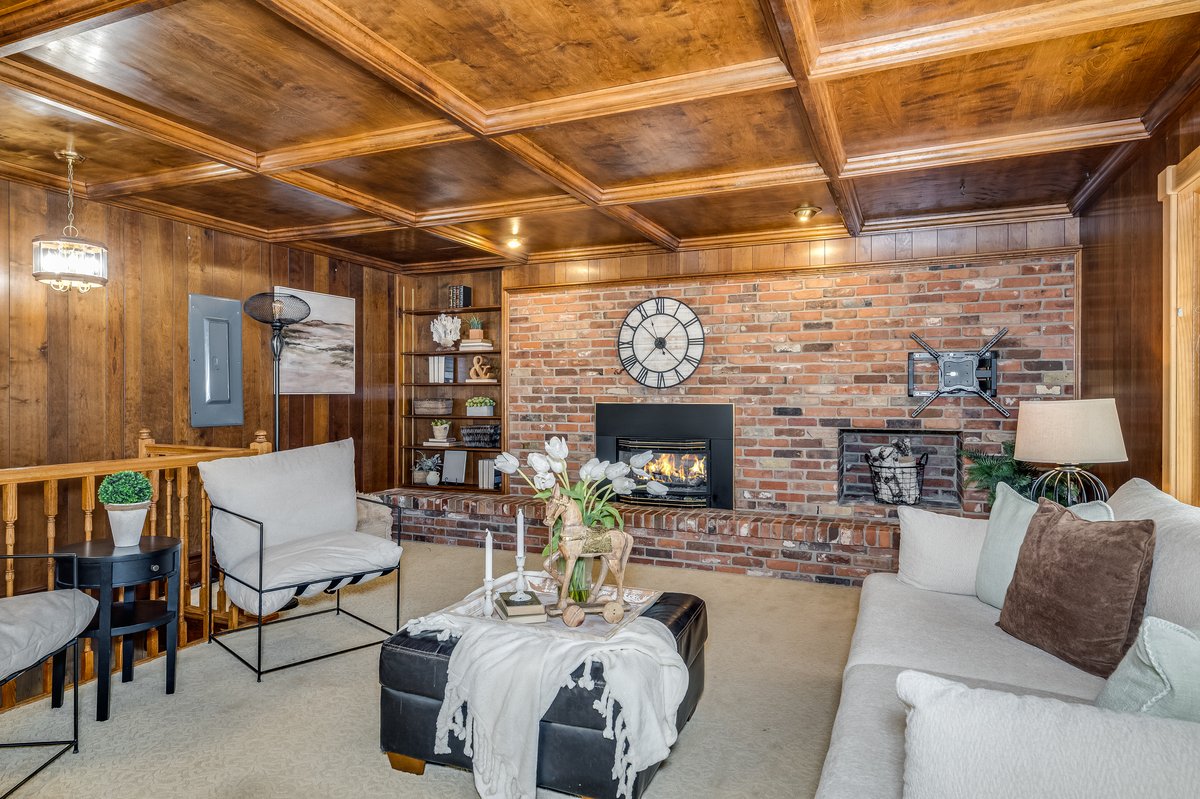 Cheyenne, Wyoming, 82009, United States, 5 Bedrooms Bedrooms, ,3 BathroomsBathrooms,Residential,For Sale,1981305