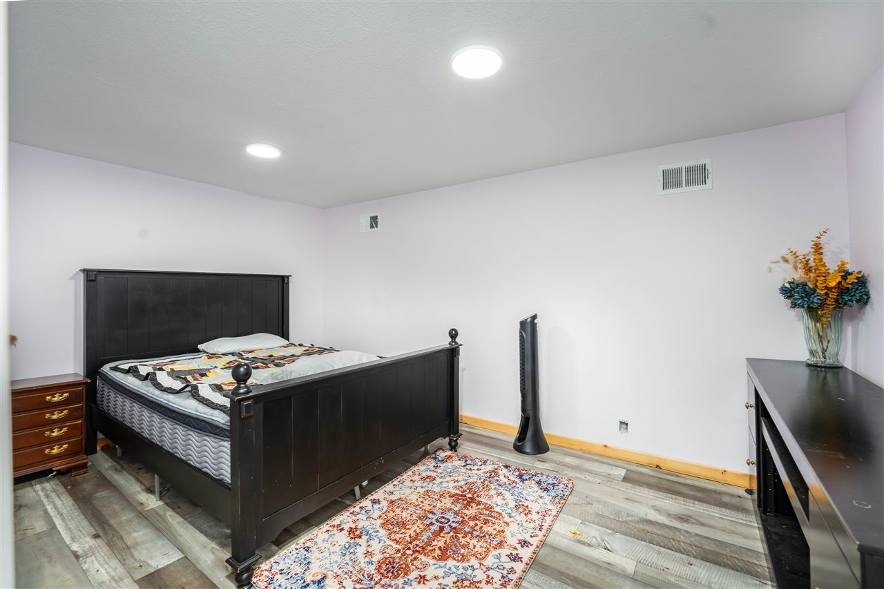 Connersville, Indiana, 47331, United States, 3 Bedrooms Bedrooms, ,2 BathroomsBathrooms,Residential,For Sale,1847503