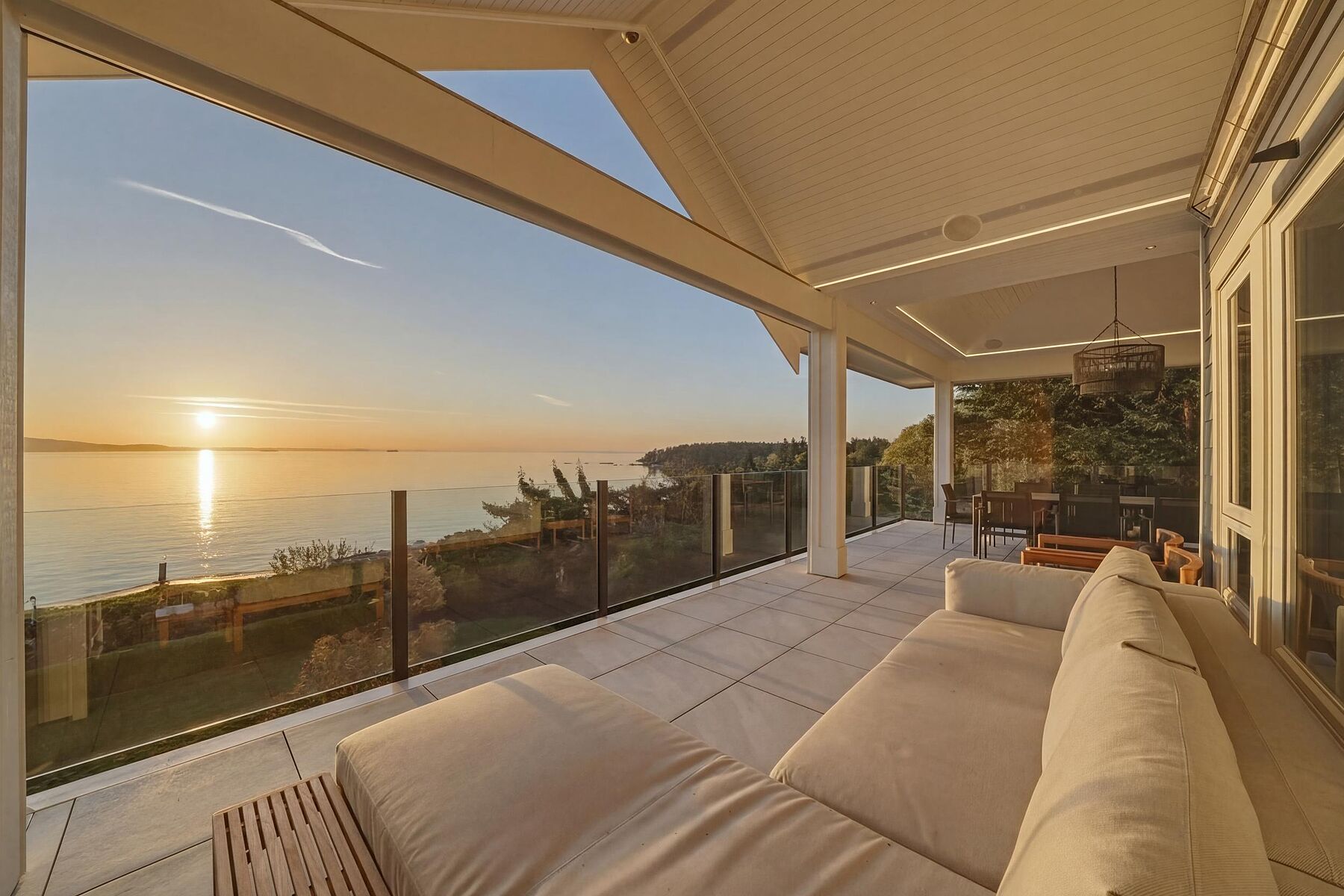  West Coast Oceanfront Home - 物件實景