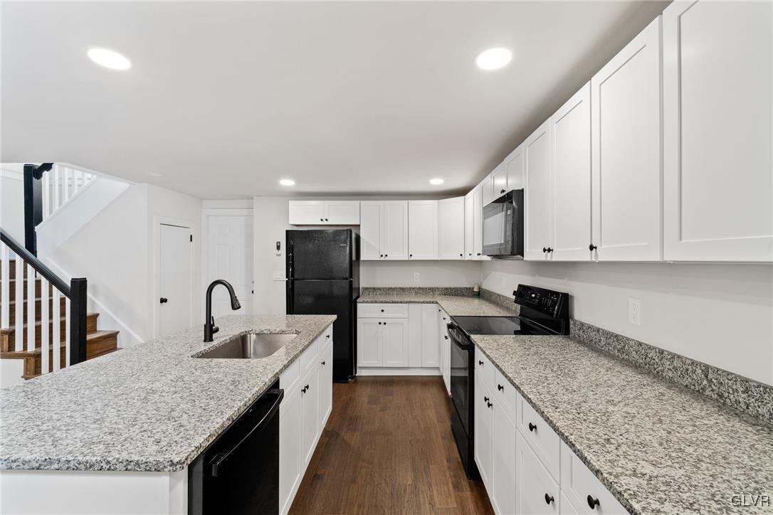 Allentown City, Pennsylvania, 18109, United States, 5 Bedrooms Bedrooms, ,5 BathroomsBathrooms,Residential,For Sale,1759200