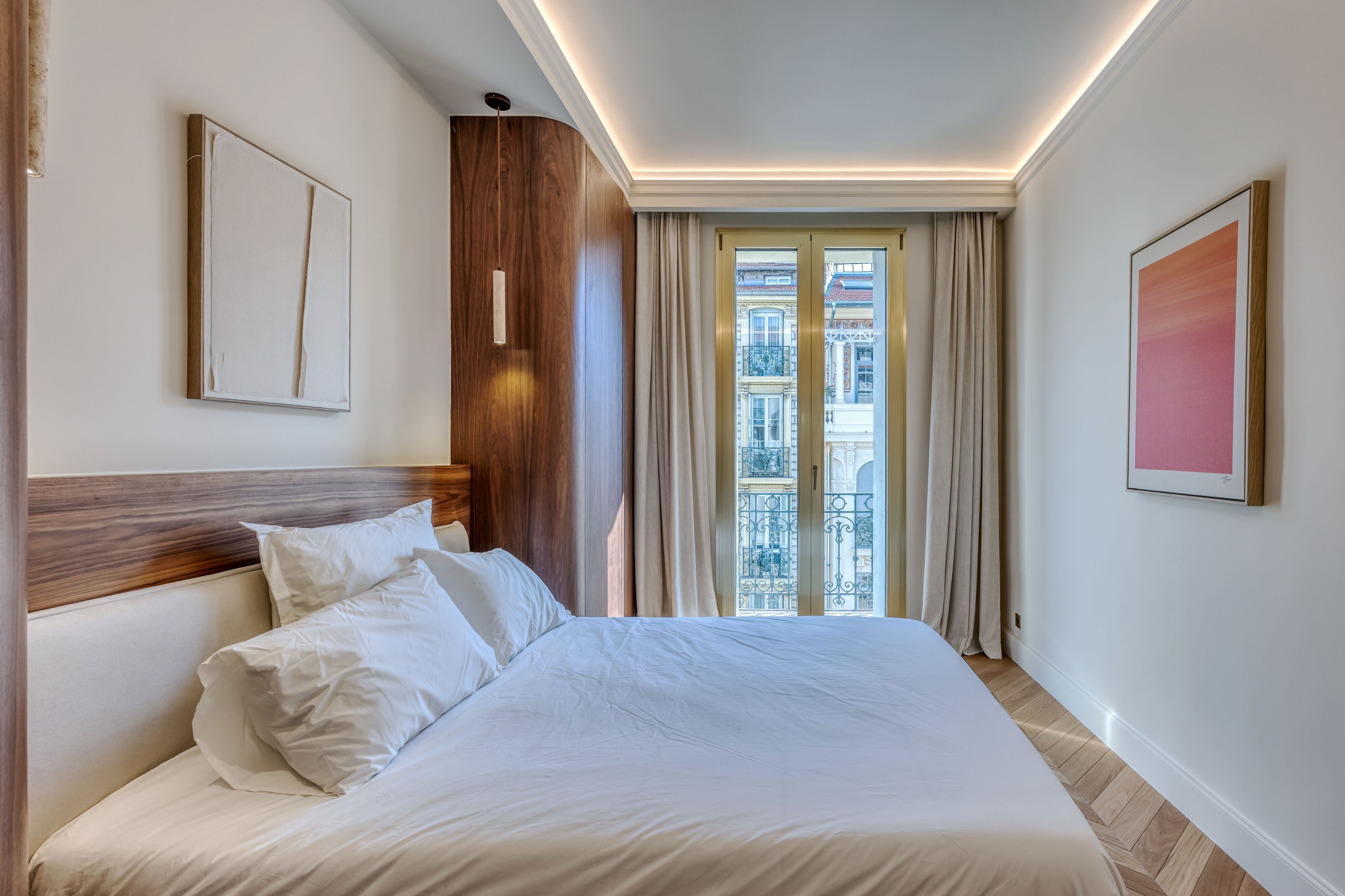  Character-filled three-bedroom apartment in Nice