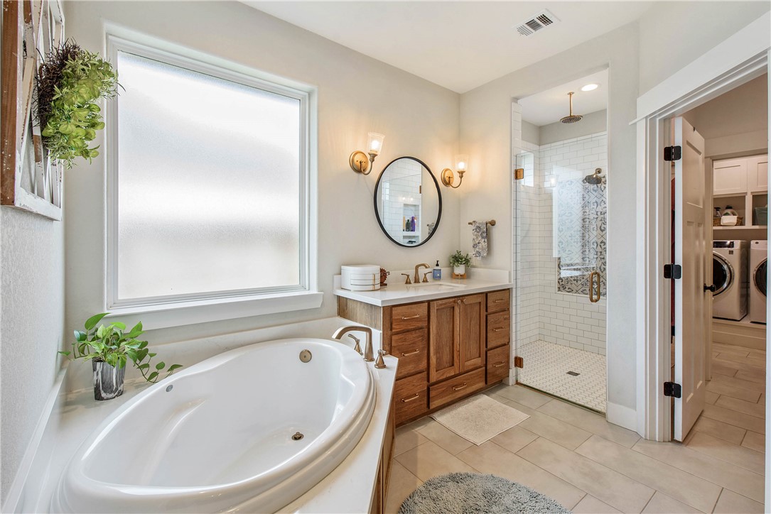 College Station, Texas, 77845, United States, 4 Bedrooms Bedrooms, ,3 BathroomsBathrooms,Residential,For Sale,1937242