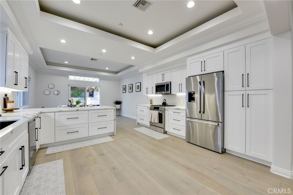 Woodland Hills, California, 91364, United States, 4 Bedrooms Bedrooms, ,3 BathroomsBathrooms,Residential,For Sale,1982021