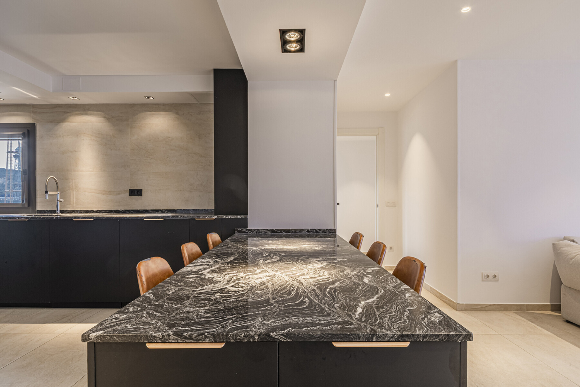  Modern apartment in front of the beach - 物件實景