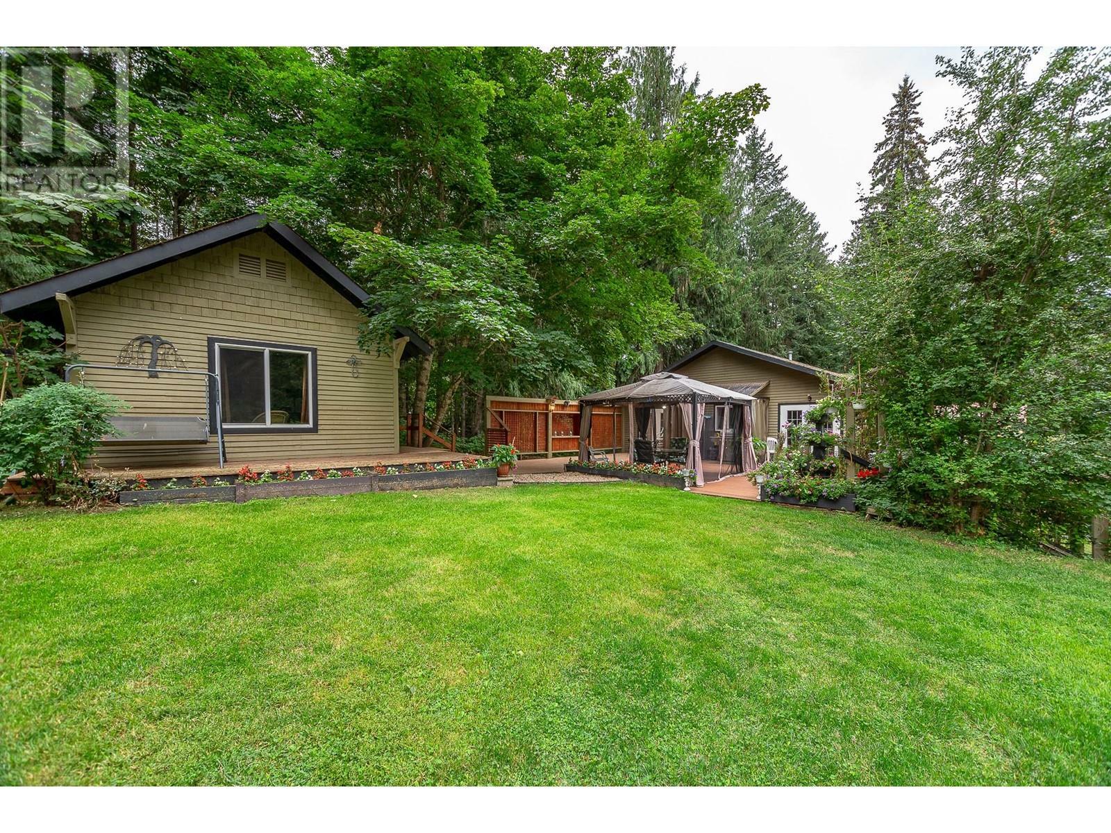 SALMON ARM, British Columbia, V1E 3C2, CA, 5 Bedrooms Bedrooms, ,3 BathroomsBathrooms,Residential,For Sale,1838319