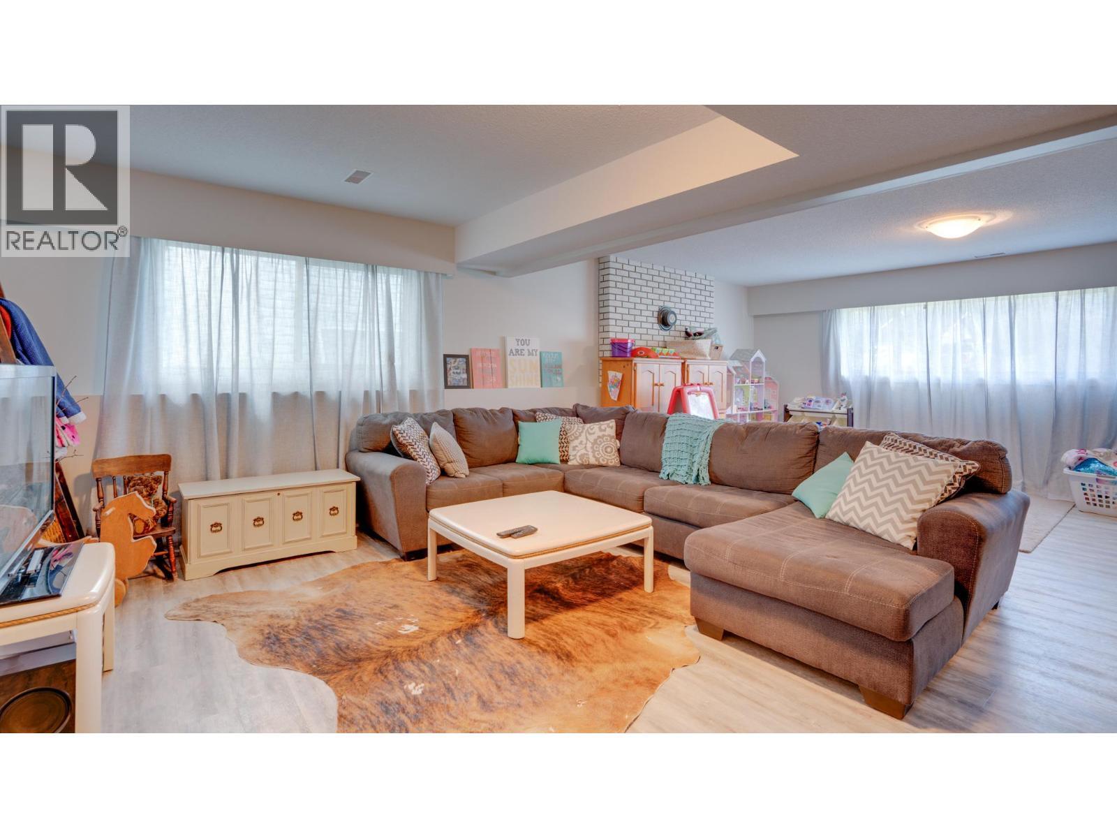 ARMSTRONG, British Columbia, V4Y 0B3, CA, 4 Bedrooms Bedrooms, ,2 BathroomsBathrooms,Residential,For Sale,1950406