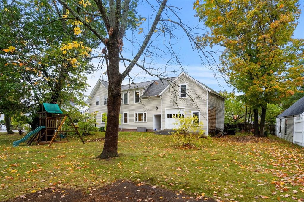 Merrimac, Massachusetts, 01860, United States, 4 Bedrooms Bedrooms, ,2 BathroomsBathrooms,Residential,For Sale,1988348