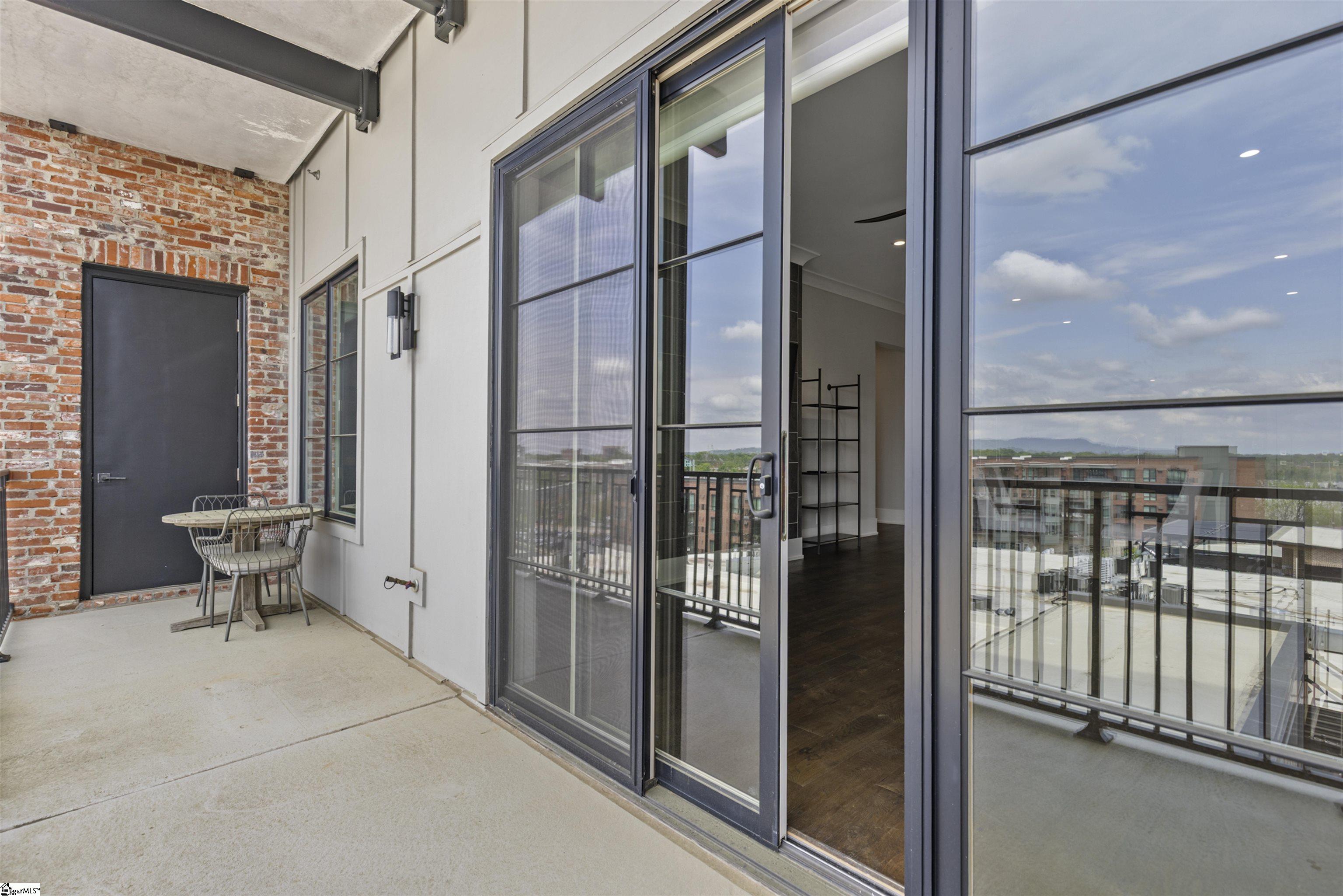 Greenville, South Carolina, 29601, United States, 2 Bedrooms Bedrooms, ,2 BathroomsBathrooms,Residential,For Sale,1777131