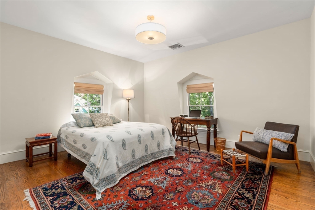 Cambridge, Massachusetts, 02140, United States, 4 Bedrooms Bedrooms, ,4 BathroomsBathrooms,Residential,For Sale,1947050