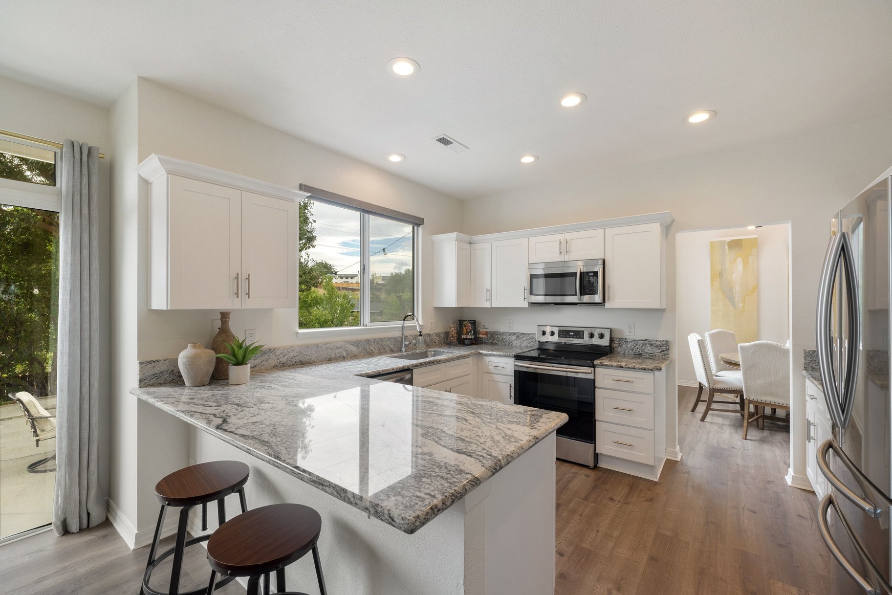  Beautifully renovated home offering warmth and serene living - 物件實景