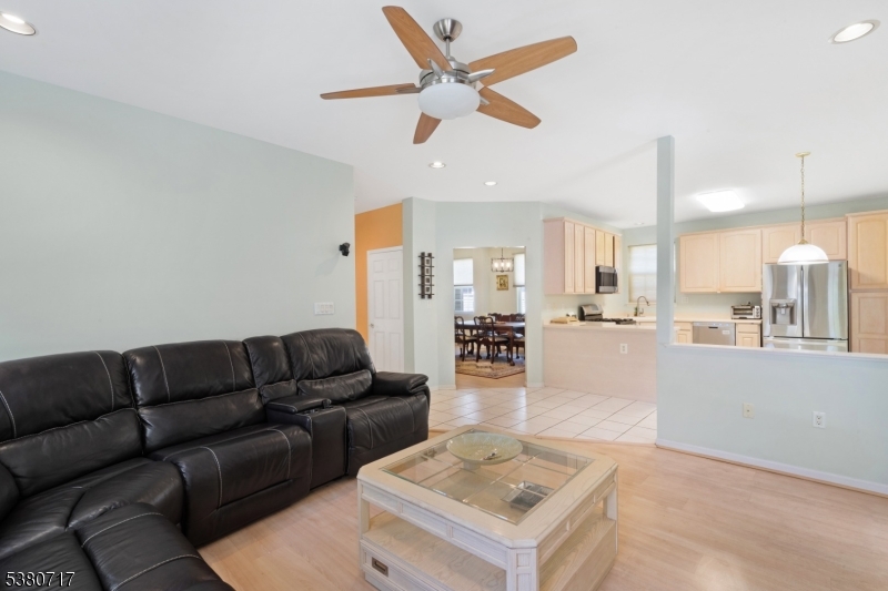 Bernards Twp., New Jersey, 07920, United States, 5 Bedrooms Bedrooms, ,4 BathroomsBathrooms,Residential,For Sale,1933609