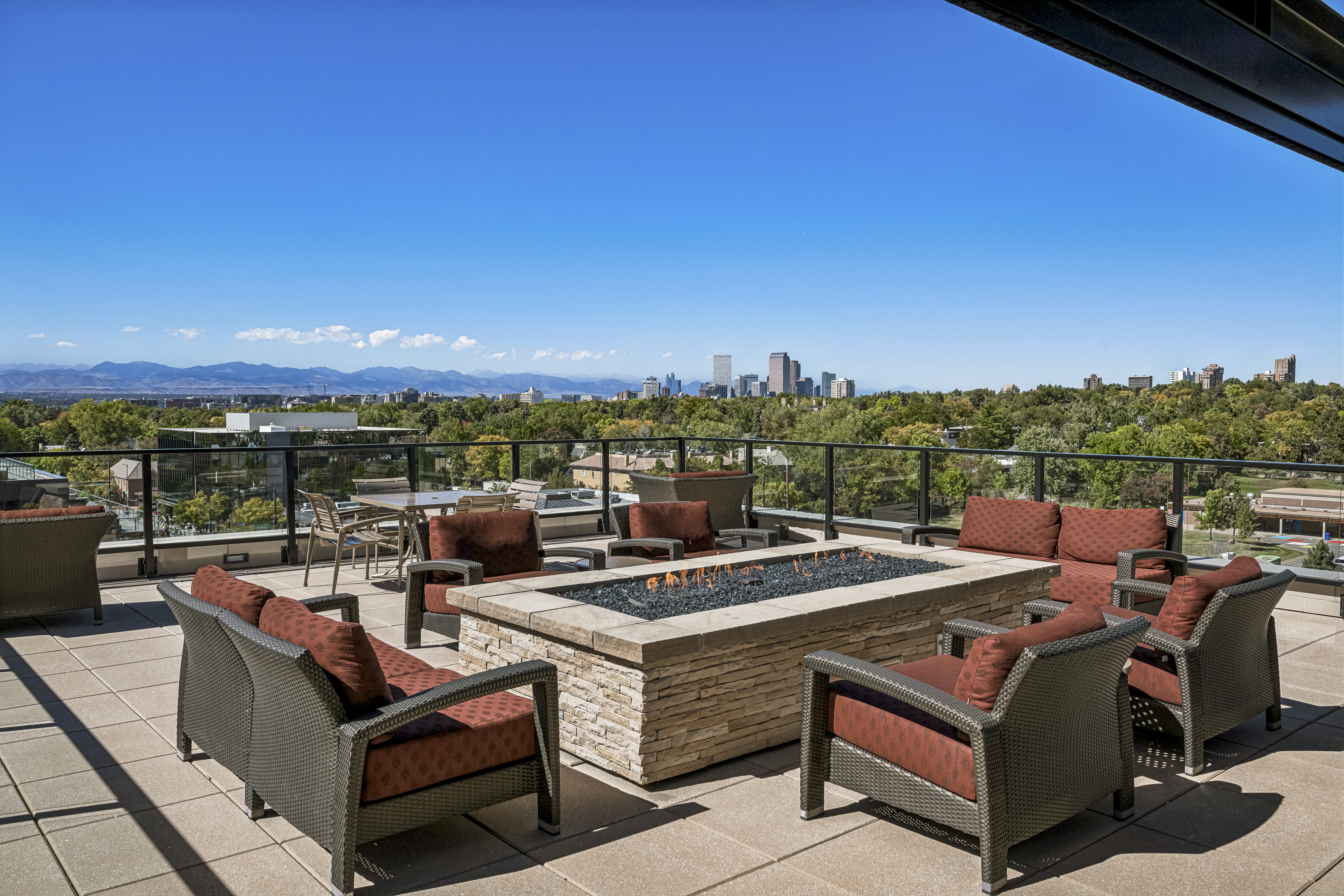  Open-concept floorplan designed for everyday living and large-scale entertaining - 物件實景