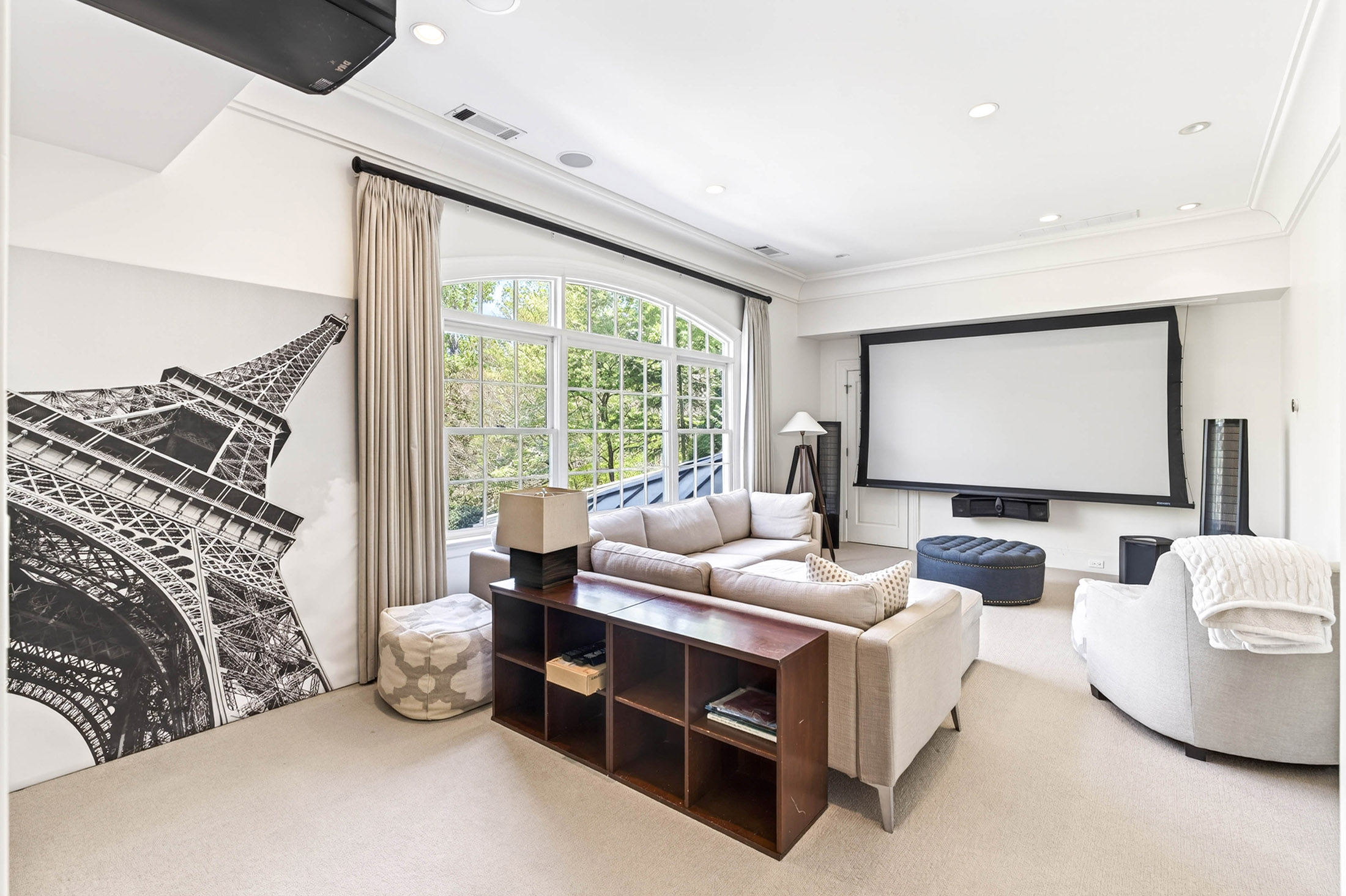  Stunning Estate with Pool Set on 1.3+/- Private Acres - 物件實景