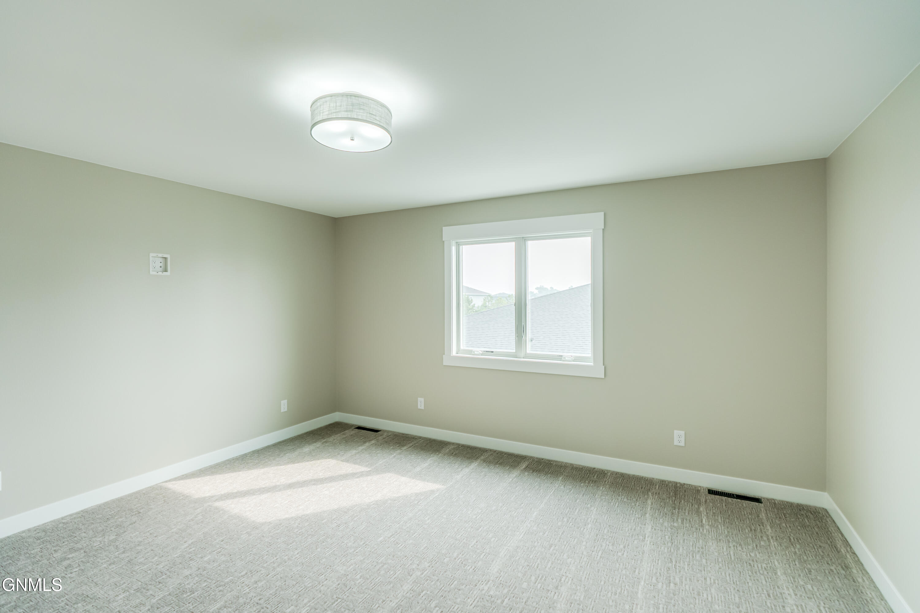 Bismarck, North Dakota, 58504, United States, 3 Bedrooms Bedrooms, ,3 BathroomsBathrooms,Residential,For Sale,1938012