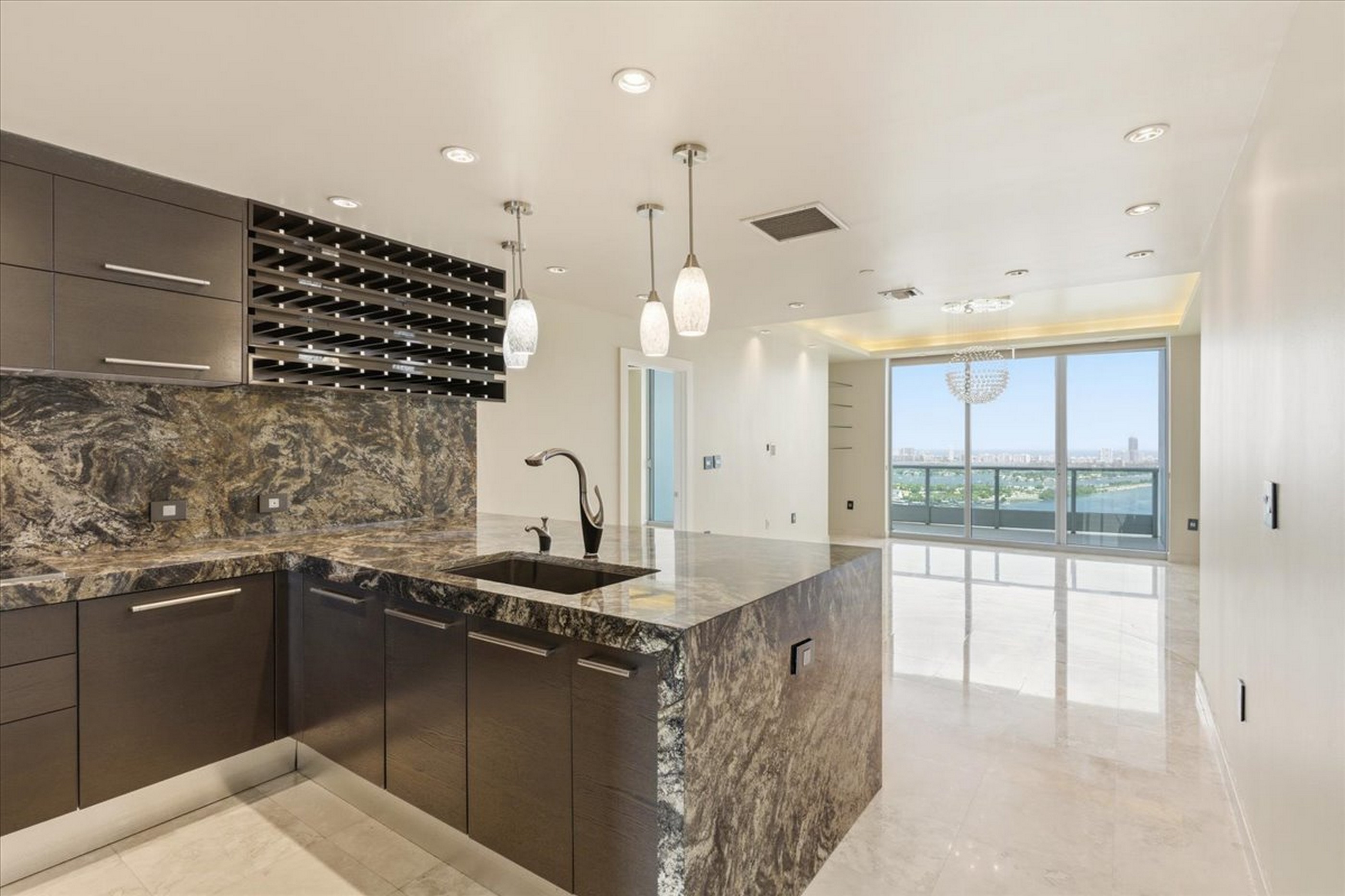  900 Biscayne Blvd, Miami, FL, 33132 - 物件實景