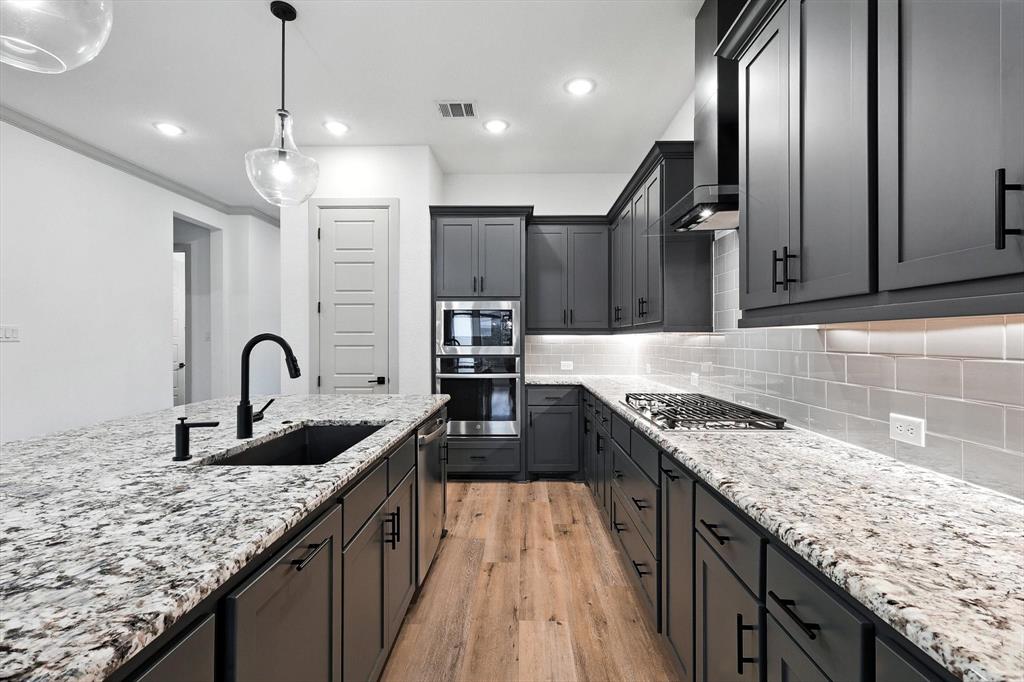 Arlington, Texas, 76005, United States, 2 Bedrooms Bedrooms, ,2 BathroomsBathrooms,Residential,For Sale,1899955