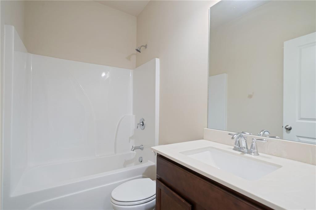 Cumming, Georgia, 30040, United States, 5 Bedrooms Bedrooms, ,4 BathroomsBathrooms,Residential,For Sale,1979728