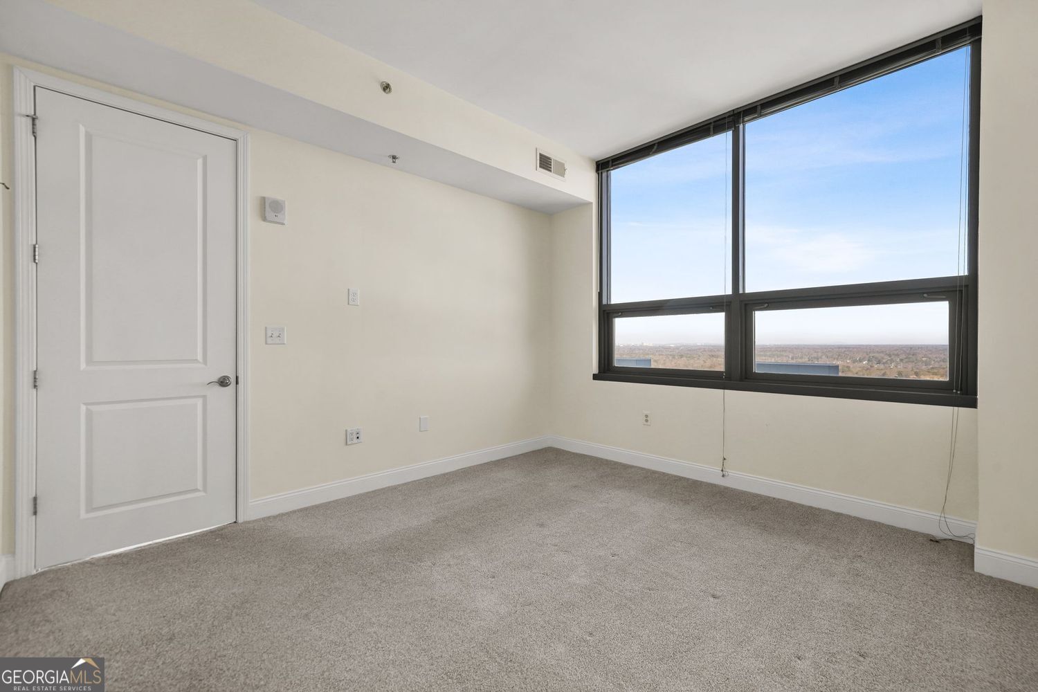 Atlanta, Georgia, 30363, United States, 2 Bedrooms Bedrooms, ,3 BathroomsBathrooms,Residential,For Sale,2012168