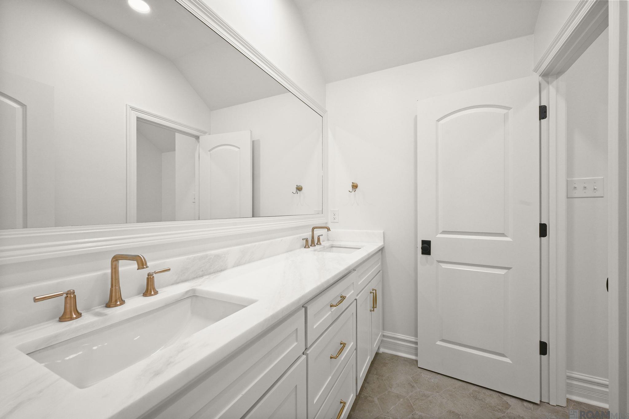 Baton Rouge, Louisiana, 70817, United States, 4 Bedrooms Bedrooms, ,3 BathroomsBathrooms,Residential,For Sale,2032762