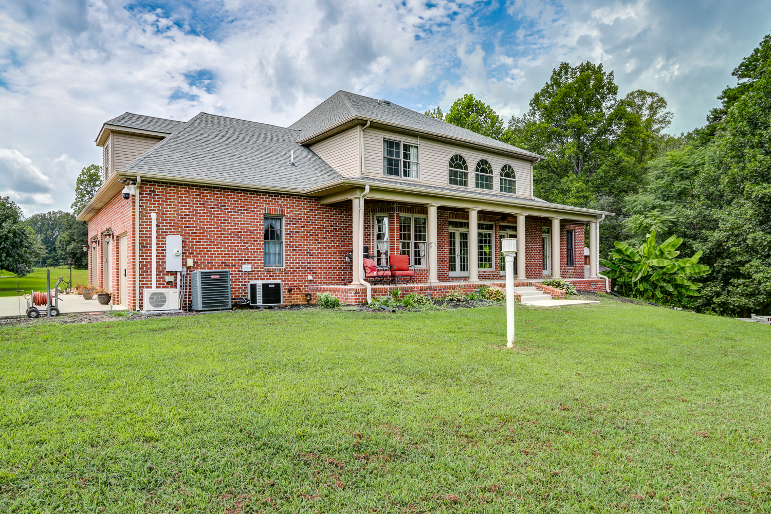 Appomattox, Virginia, 24522, United States, 4 Bedrooms Bedrooms, ,Residential,For Sale,1905819