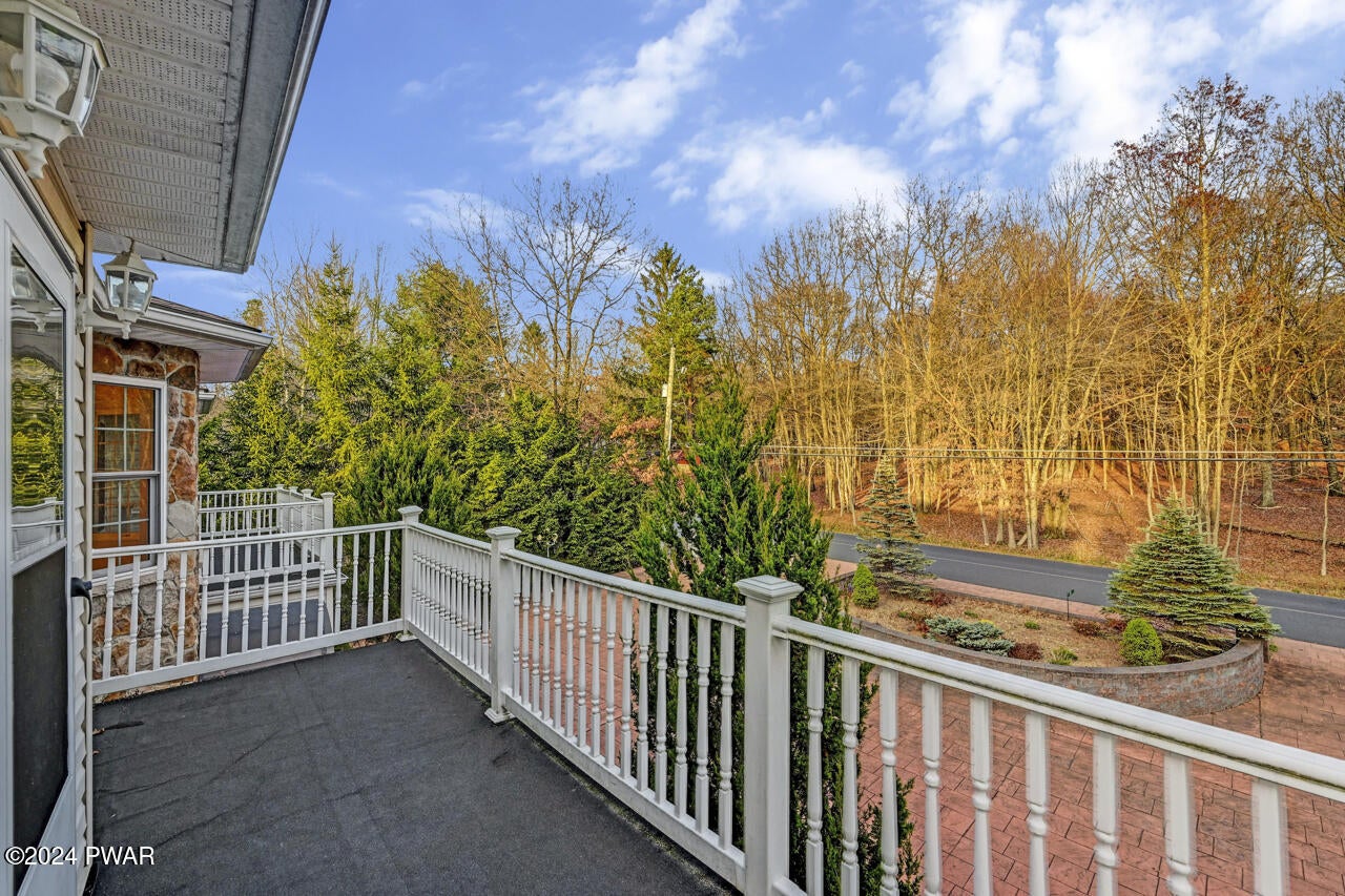 Albrightsville, Pennsylvania, 18210, United States, 4 Bedrooms Bedrooms, ,5 BathroomsBathrooms,Residential,For Sale,1982857