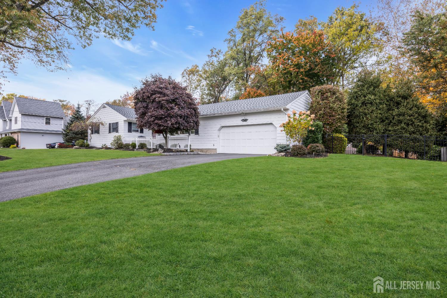 Edison, New Jersey, 08820, United States, 3 Bedrooms Bedrooms, ,2 BathroomsBathrooms,Residential,For Sale,1989177