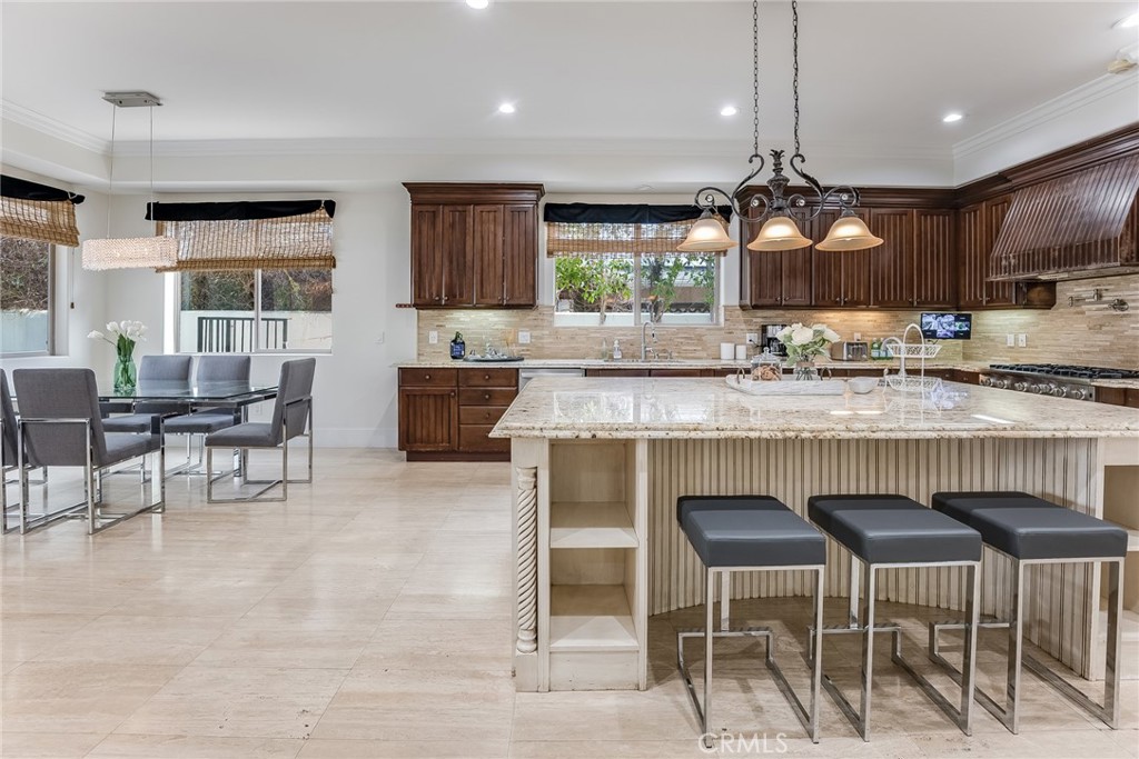 Woodland Hills, California, 91367, United States, 5 Bedrooms Bedrooms, ,6 BathroomsBathrooms,Residential,For Sale,1861197