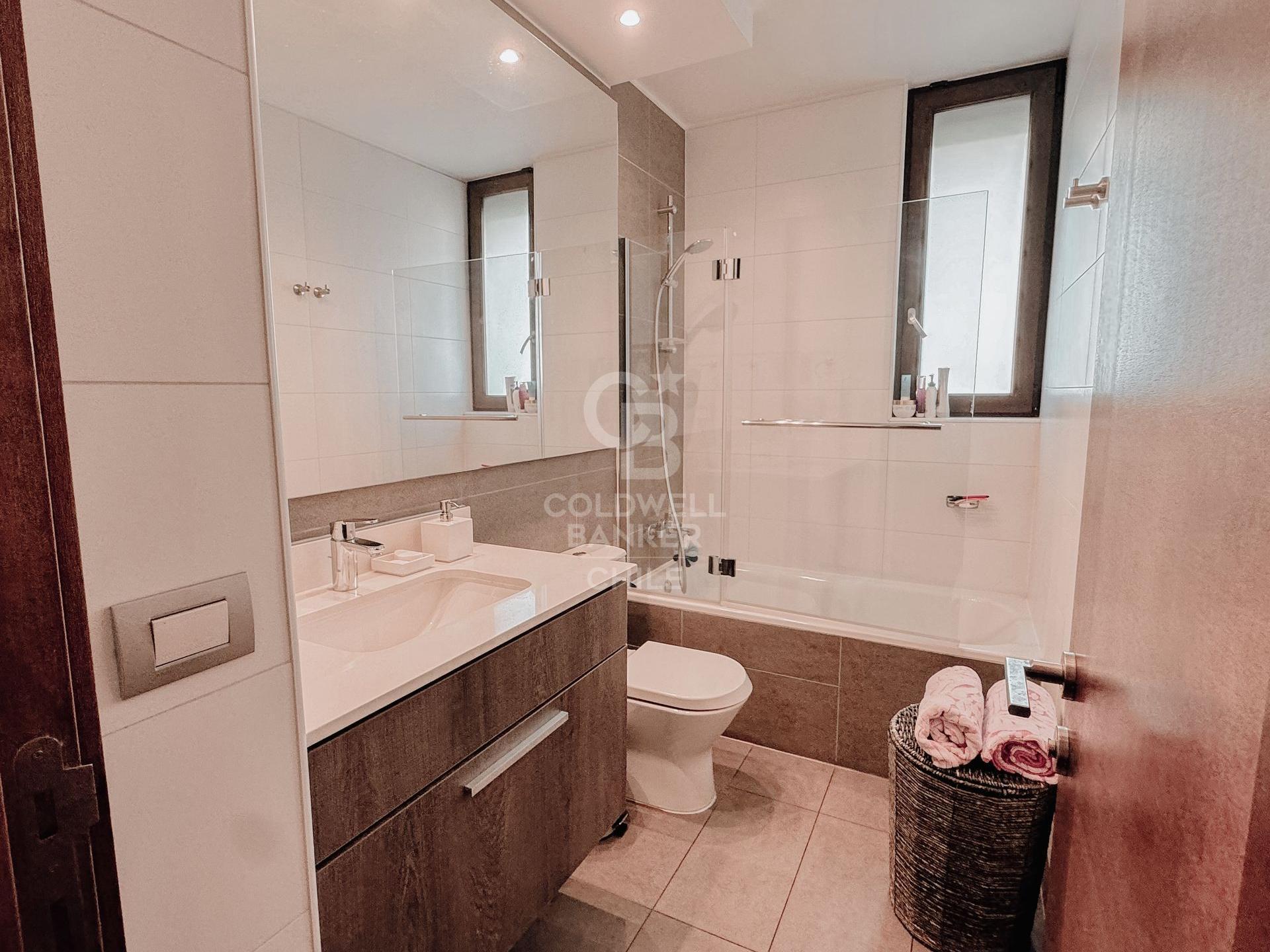 Lo Barnechea, Chile, 4 Bedrooms Bedrooms, ,6 BathroomsBathrooms,Residential,For Sale,1959093