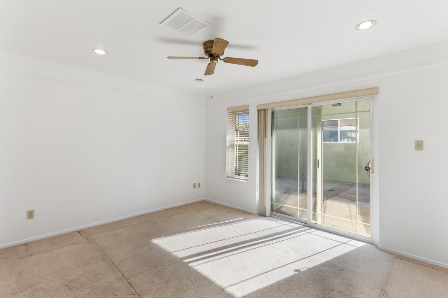 Elk Grove, California, 95624, United States, 4 Bedrooms Bedrooms, ,3 BathroomsBathrooms,Residential,For Sale,1987914