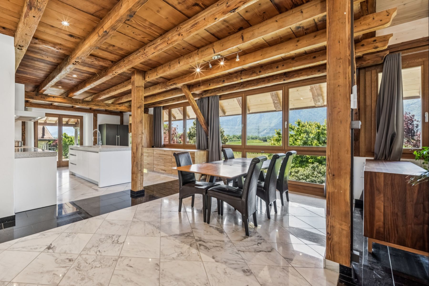  Favourite: renovated farmhouse with timeless charm - 物件實景