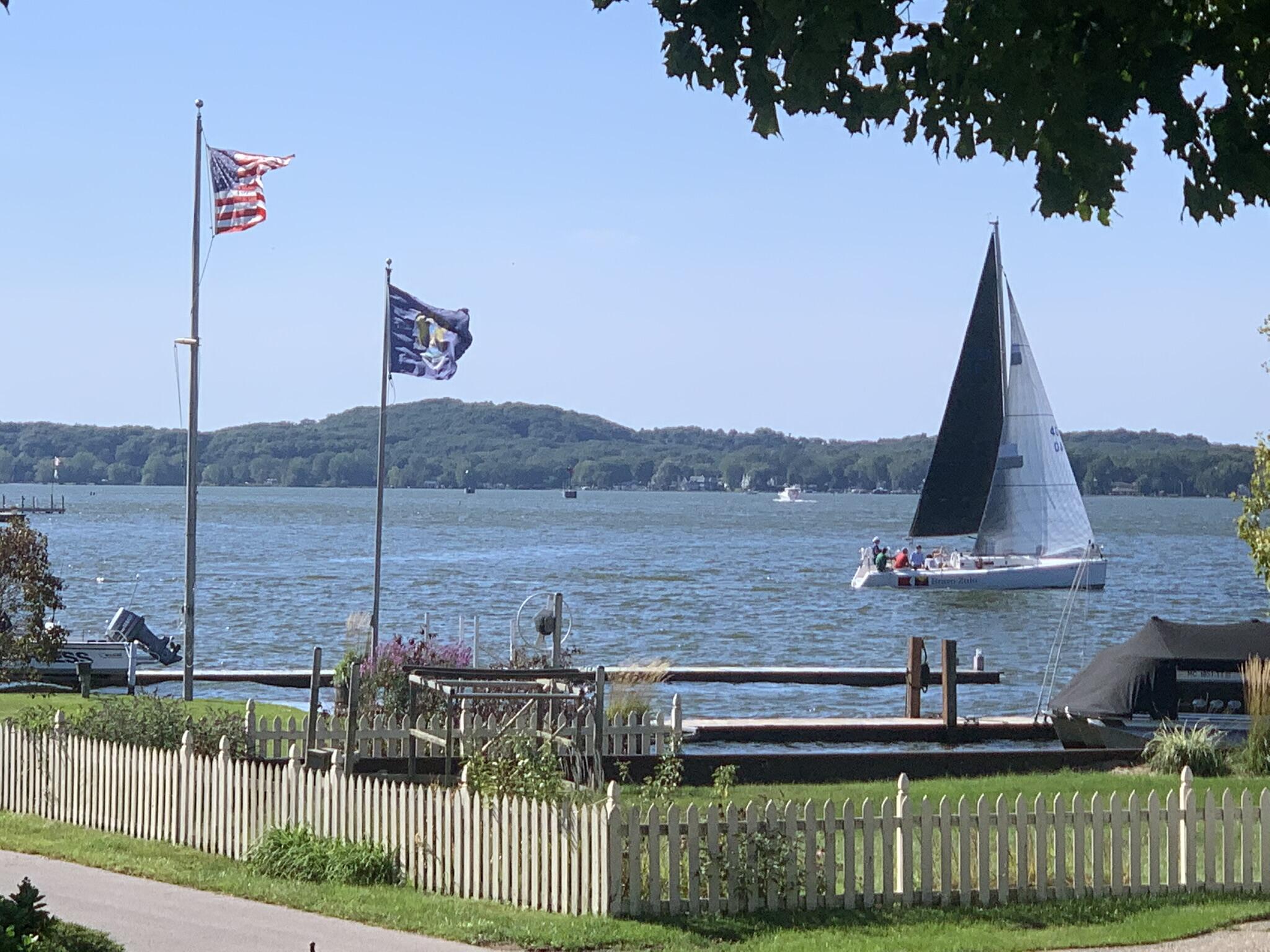 Holland, Michigan, 49423, United States, 3 Bedrooms Bedrooms, ,2 BathroomsBathrooms,Residential,For Sale,1827568