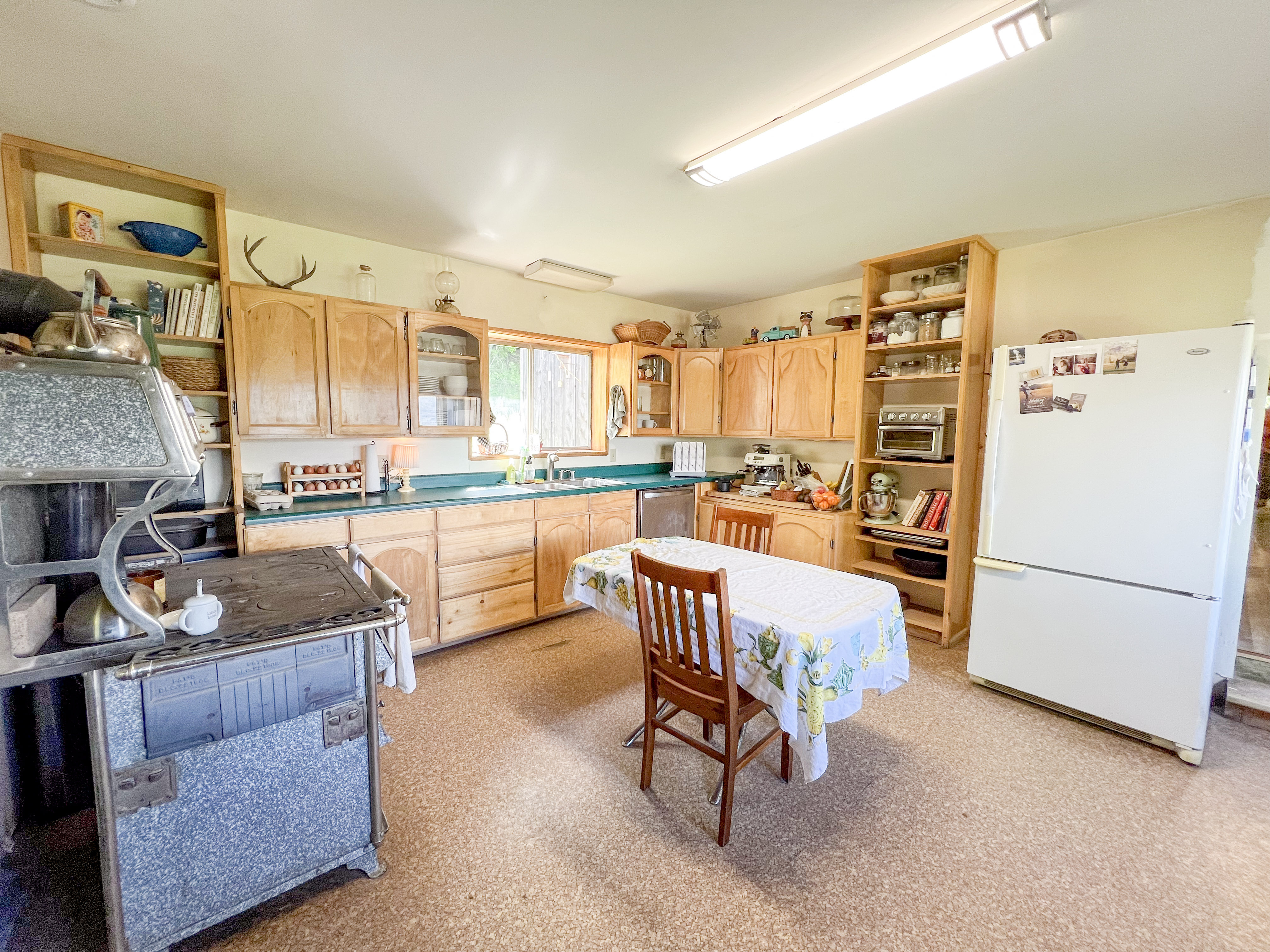 Kettle Falls, Washington, 99141, United States, 3 Bedrooms Bedrooms, ,2 BathroomsBathrooms,Residential,For Sale,1985709