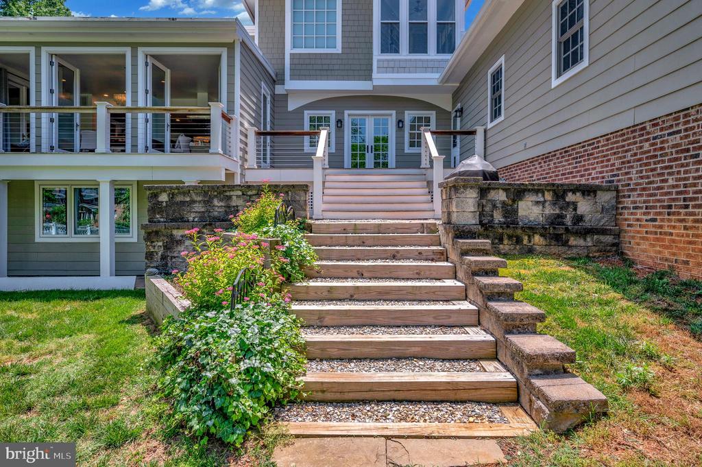 Fredericksburg, Virginia, 22405, United States, 5 Bedrooms Bedrooms, ,5 BathroomsBathrooms,Residential,For Sale,1825163