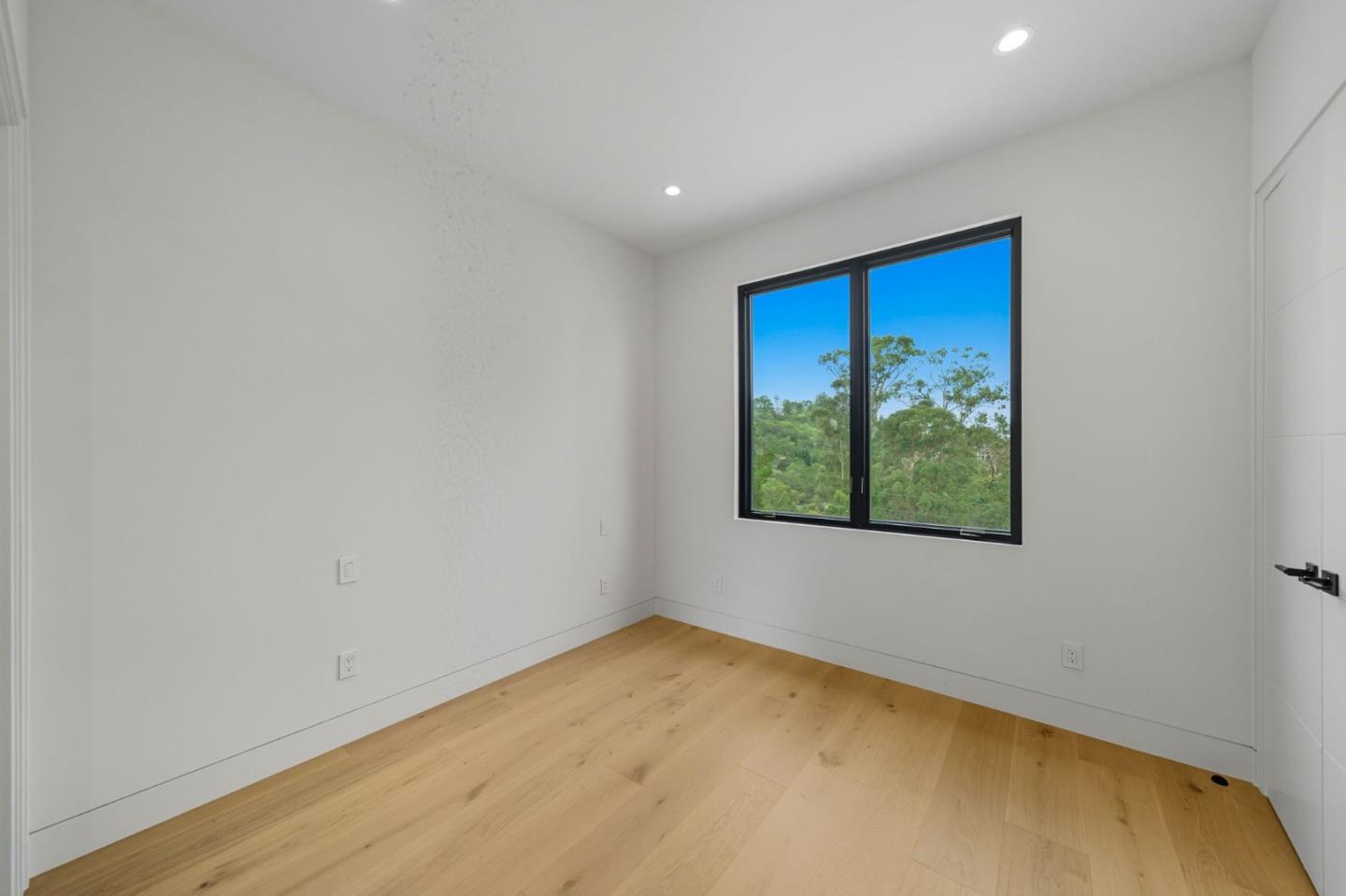 Hillsborough, California, 94010, United States, 8 Bedrooms Bedrooms, ,10 BathroomsBathrooms,Residential,For Sale,1949647