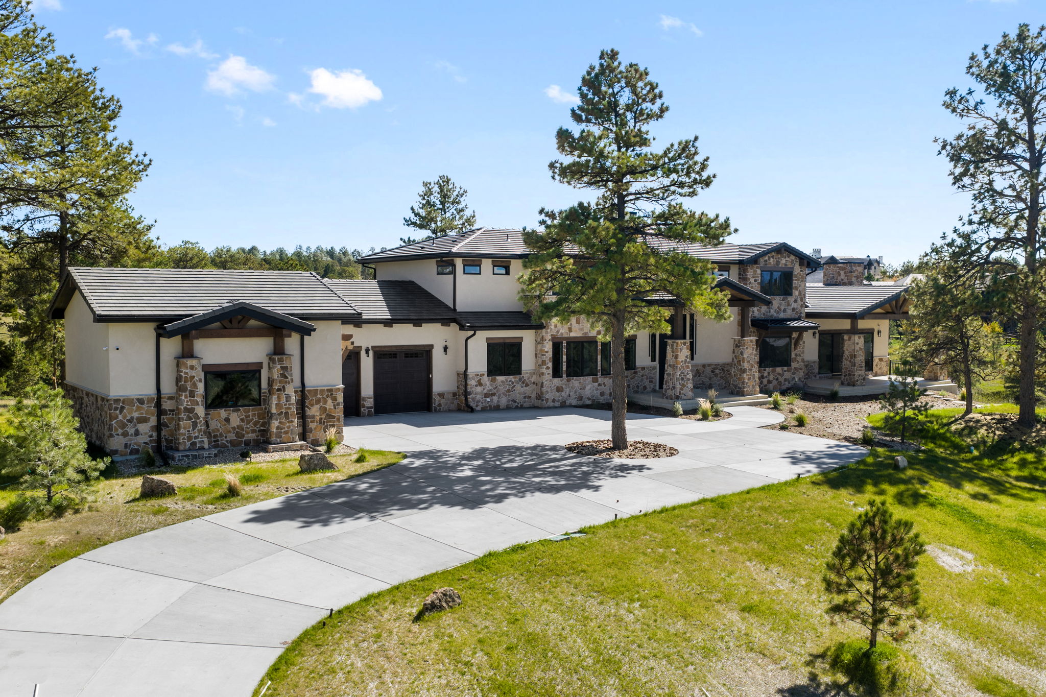  JUST FINISHED THIS YEAR Beautiful mountain estate- 10,521 finished square feet - 物件實景