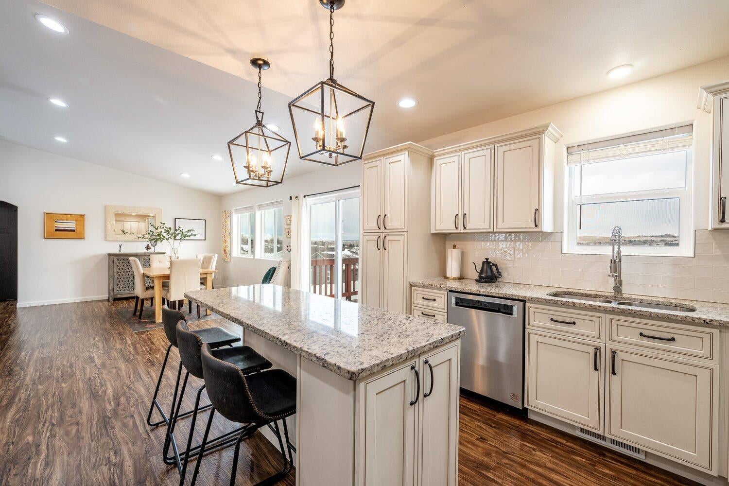 Sheridan, Wyoming, 82801, United States, 5 Bedrooms Bedrooms, ,3 BathroomsBathrooms,Residential,For Sale,2011699