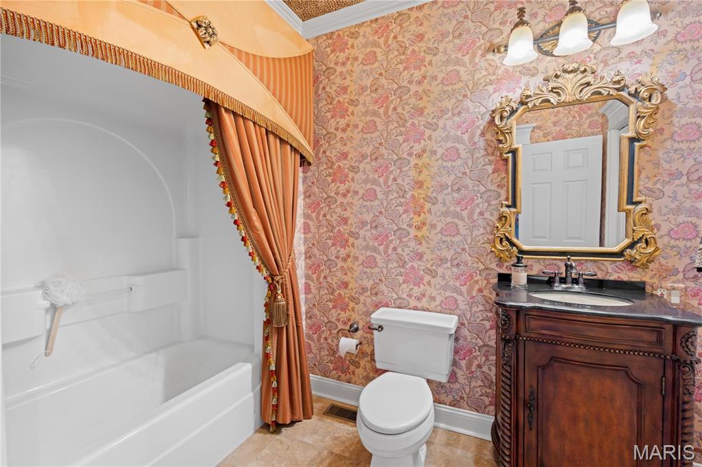 Charleston, Missouri, 63834, United States, 5 Bedrooms Bedrooms, ,4 BathroomsBathrooms,Residential,For Sale,1938215