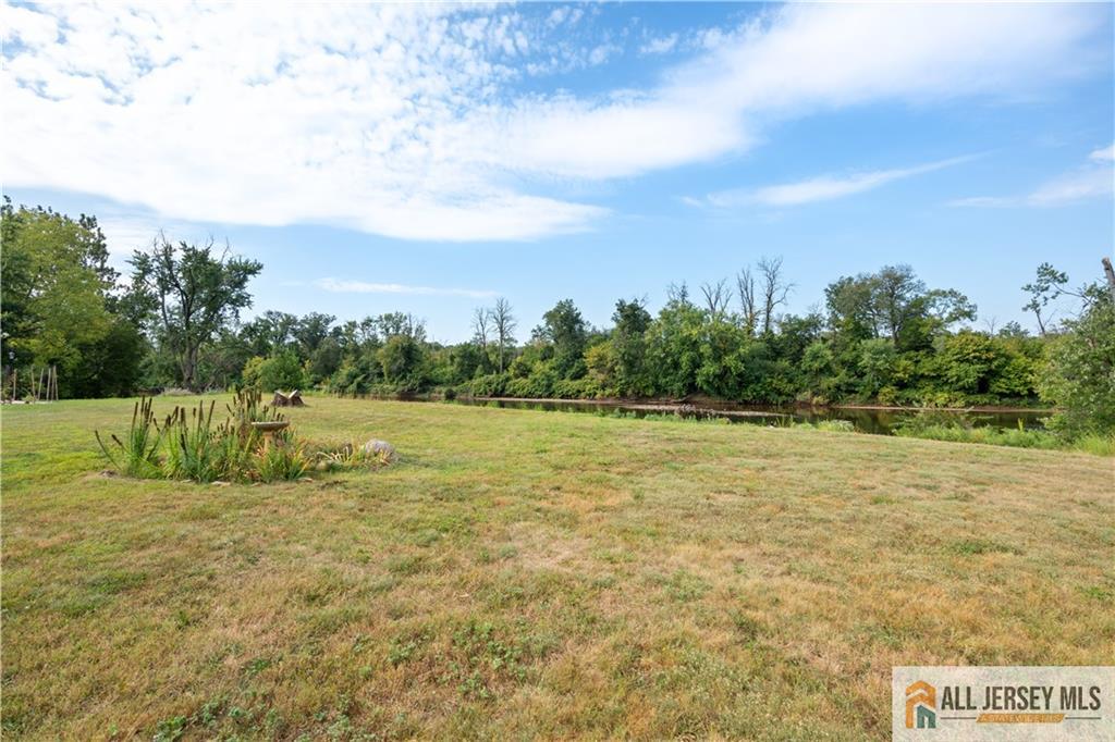 Piscataway, New Jersey, 08854, United States, 3 Bedrooms Bedrooms, ,2 BathroomsBathrooms,Residential,For Sale,1940160