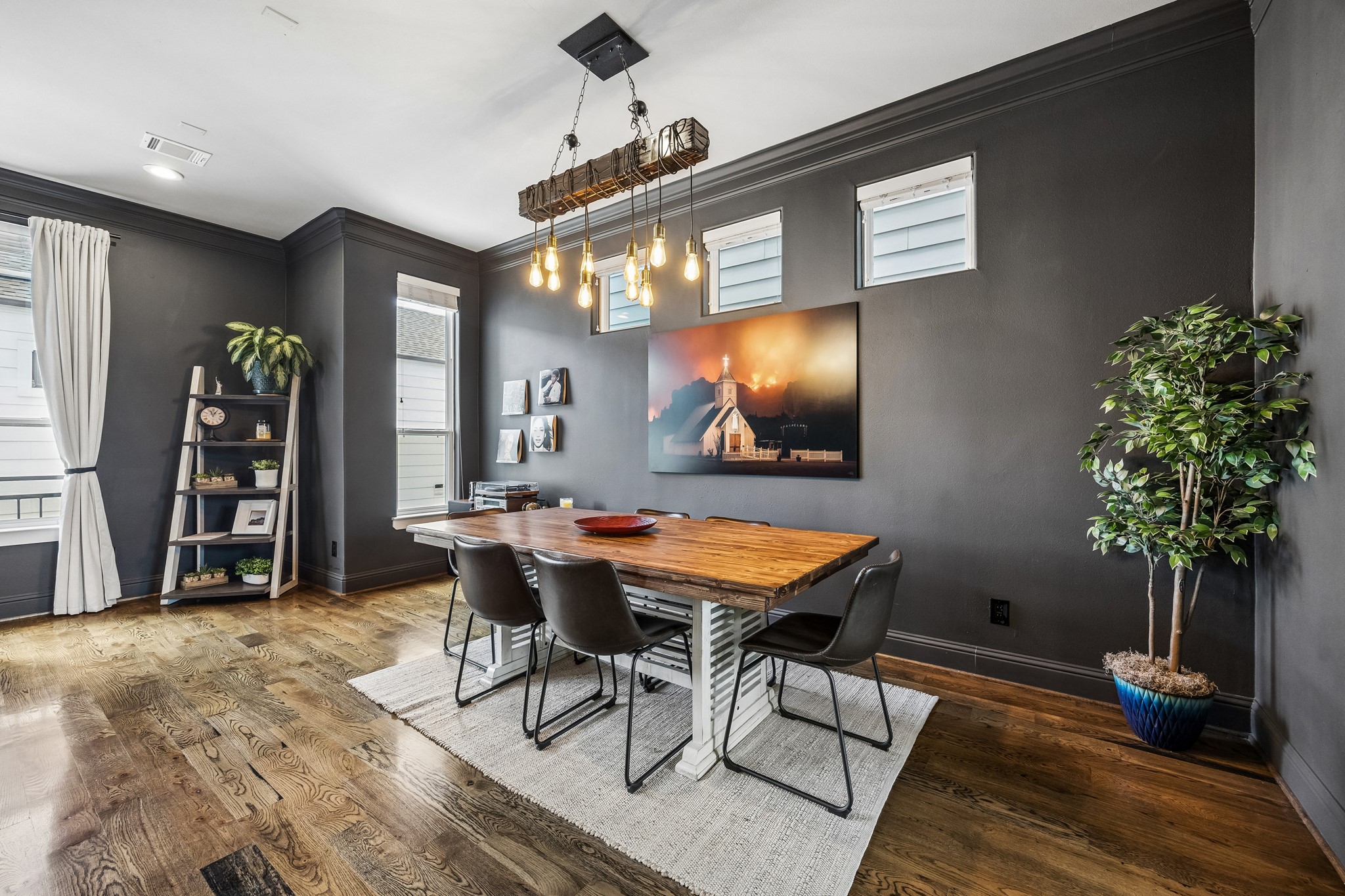  624 E 28th St - 物件實景